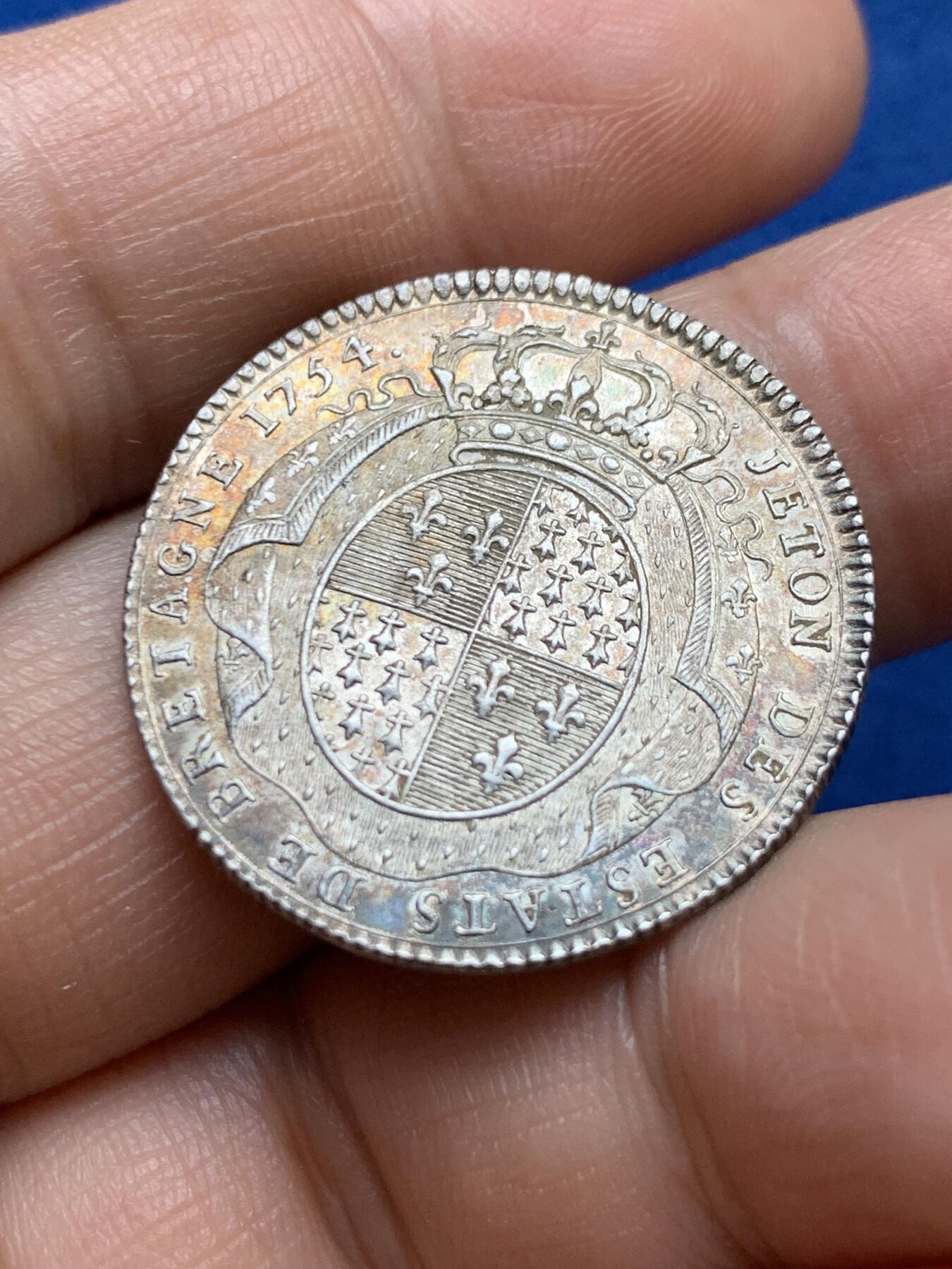 《竞宝斋》第375场 周日，周一，周二 3场连拍 （全场包邮） 法国路易十五雕像布列塔尼州圆形银质jeton，6.74g，直径28.2mm