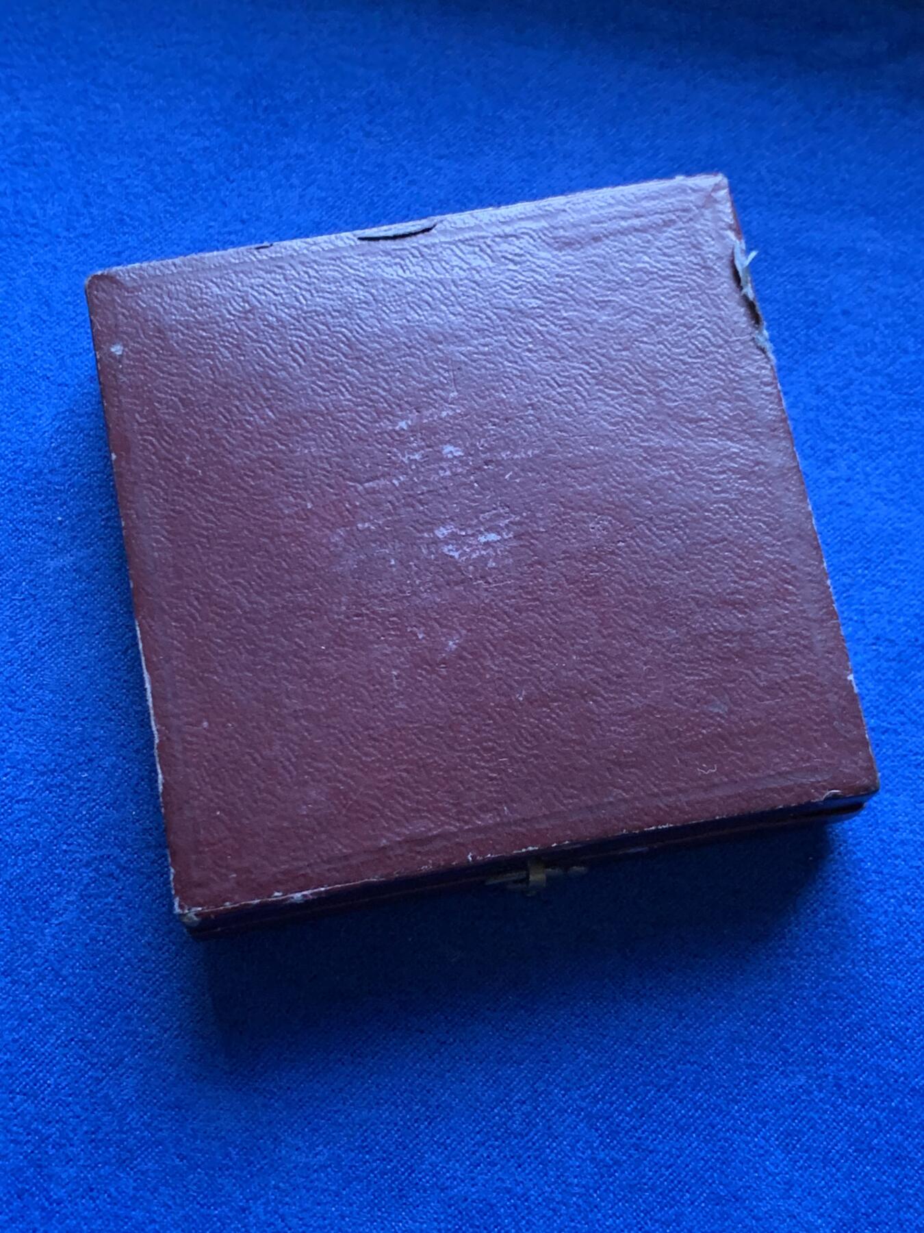 《竞宝斋》第375场 周日，周一，周二 3场连拍 （全场包邮） 法国体育部长颁发游泳比赛铜章 带盒 63g 49.7mm 丰饶角铜标