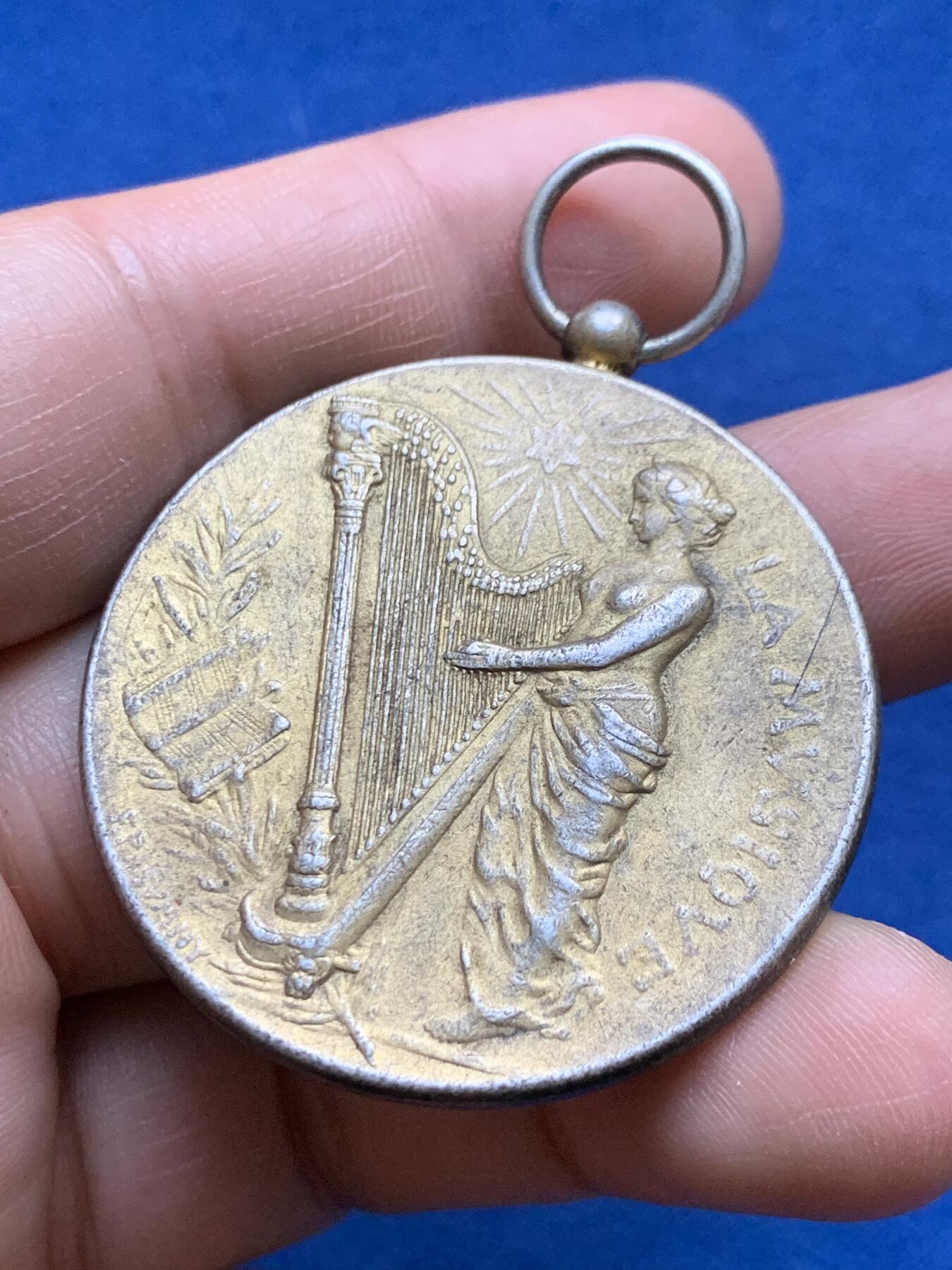 《竞宝斋》第375场 周日，周一，周二 3场连拍 （全场包邮） 法国迪纳尔音乐节镀金银章，39.6g，42.2mm，边铭：菱形+argent