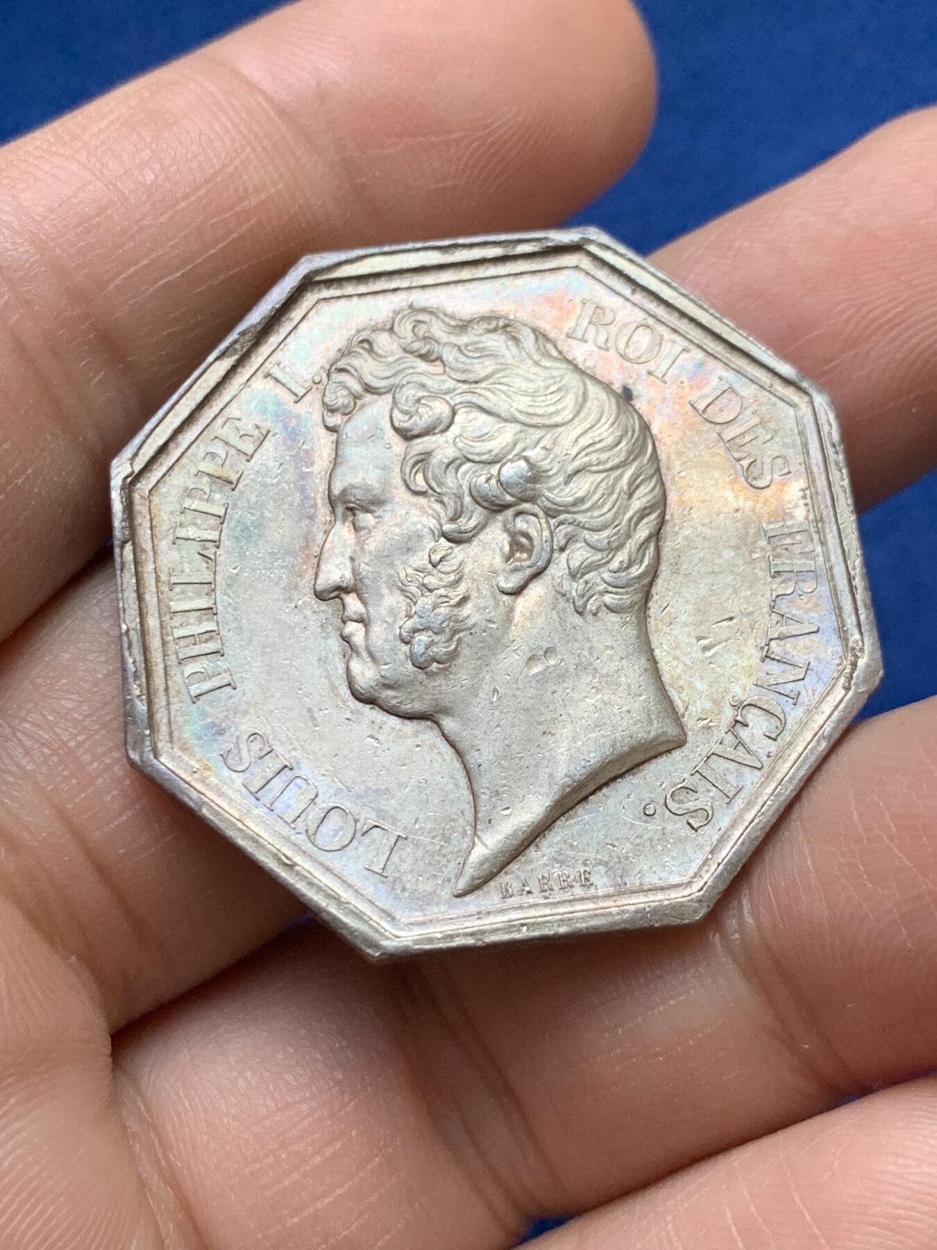 《竞宝斋》第375场 周日，周一，周二 3场连拍 （全场包邮） 法国八角银质代币，路易菲利普头像巴黎证交所，20.05g，36.3mm，油灯边铭