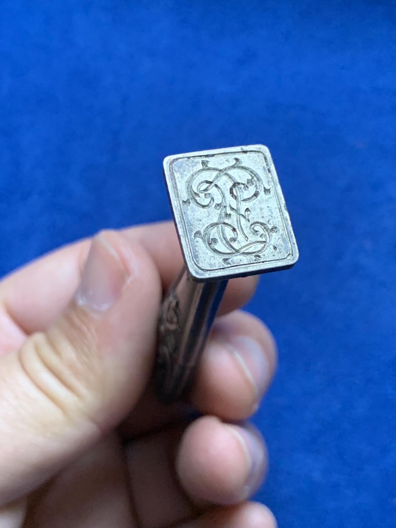 《竞宝斋》第375场 周日，周一，周二 3场连拍 （全场包邮） 法国银质火漆印，14.58g，8.2厘米长，带野猪头标