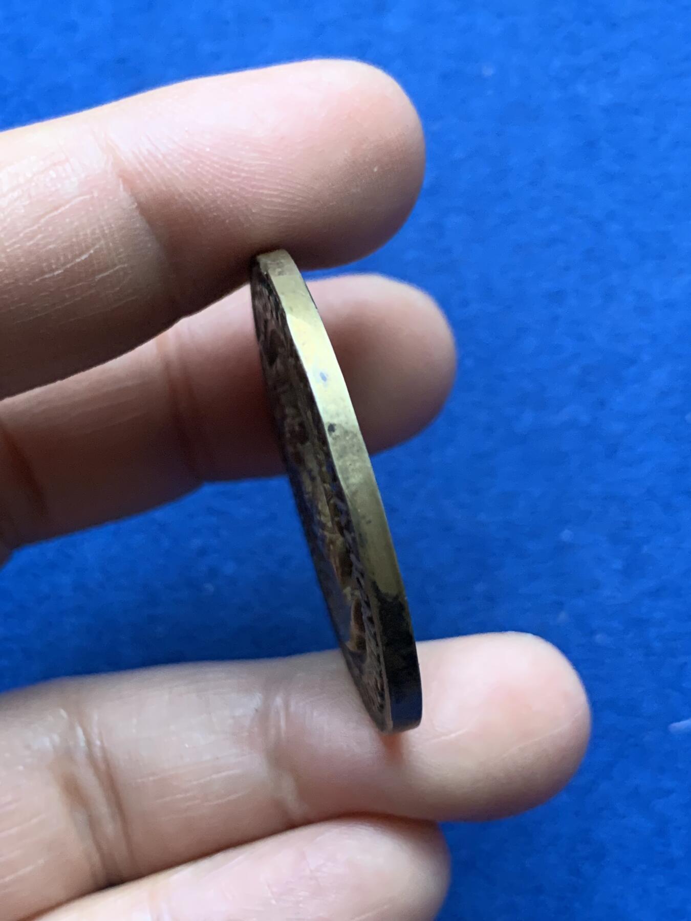 《竞宝斋》第375场 周日，周一，周二 3场连拍 （全场包邮） 1922.43意大利摩德纳省联邦贸易政府镀金银章，正面：雄鹰图案，深浮雕，雕刻精美，首见品。直径：38.5mm，重：24.28g。