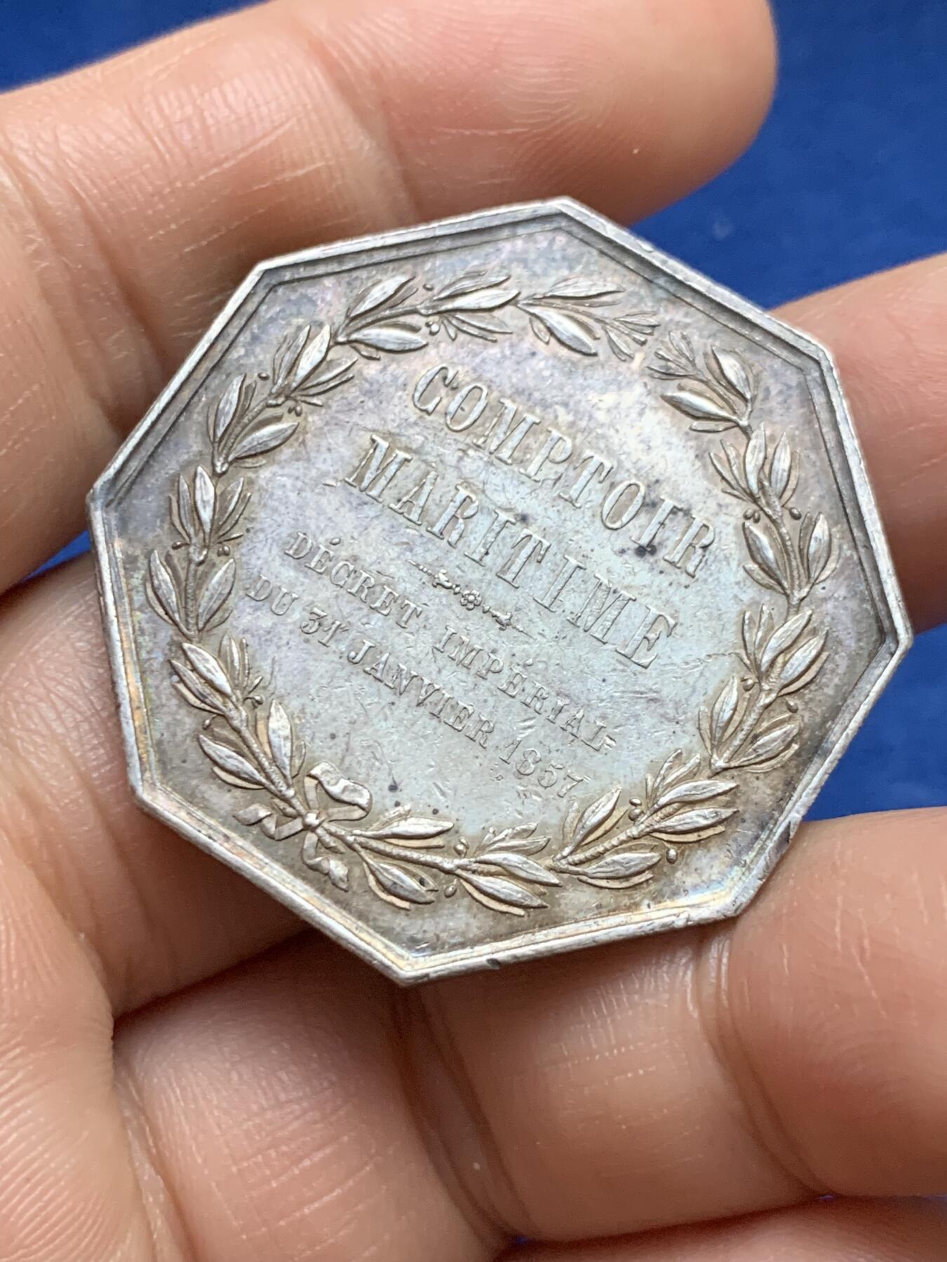 《竞宝斋》第375场 周日，周一，周二 3场连拍 （全场包邮） 法国Sterrn 海上保险公司八角银质代币，19.2g，36.5mm，手指边铭