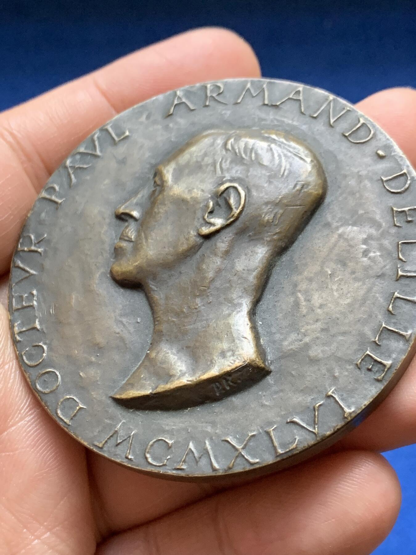 《竞宝斋》第375场 周日，周一，周二 3场连拍 （全场包邮） 1946年法国医学教授Paul Armand纪念铜章 115.4g 59.2mm