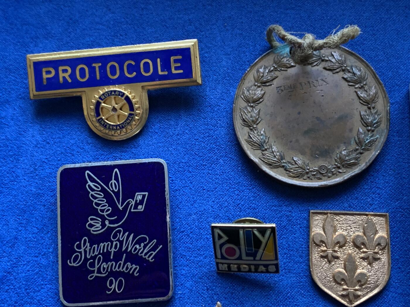 《竞宝斋》第375场 周日，周一，周二 3场连拍 （全场包邮） 外国章牌十枚 总重约114g