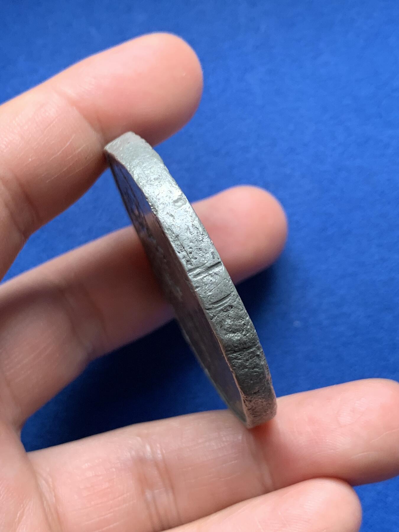 《竞宝斋》第373场 周日，周一，周二 3场连拍 （全场包邮） 瑞士联邦600周年纪念章 WM材质 49.6mm 49.7克 元素丰富 战损版本