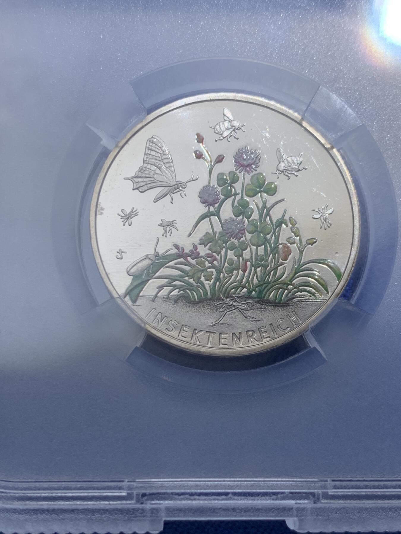 《竞宝斋》第373场 周日，周一，周二 3场连拍 （全场包邮） TQG PF66CA 德国2022年奇妙的昆虫世界系列-昆虫王国5欧元彩色纪念币F版 发行量：125万