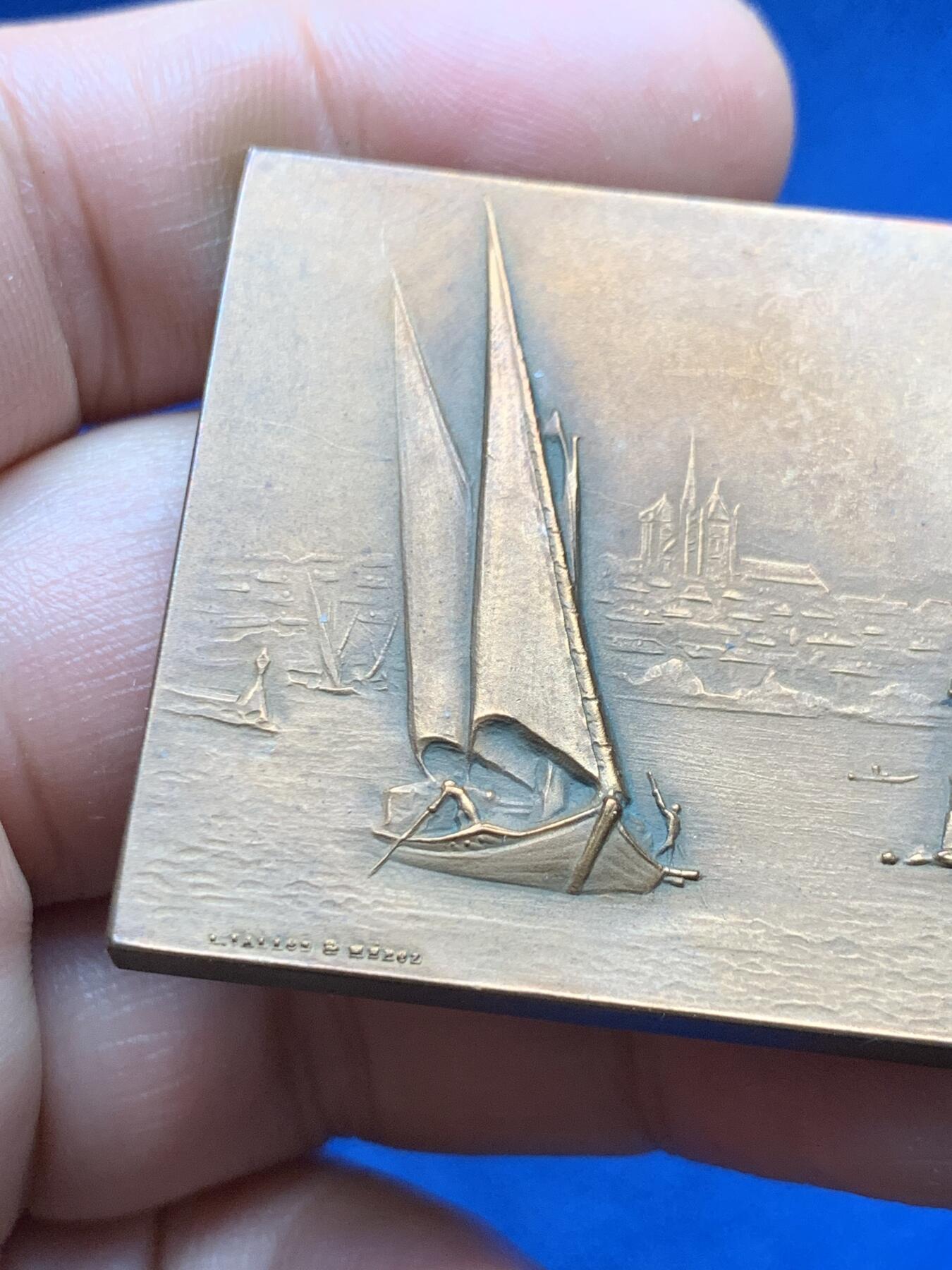 《竞宝斋》第373场 周日，周一，周二 3场连拍 （全场包邮） 日内瓦1906年帆船景观方型铜章 60*40mm 80.6克