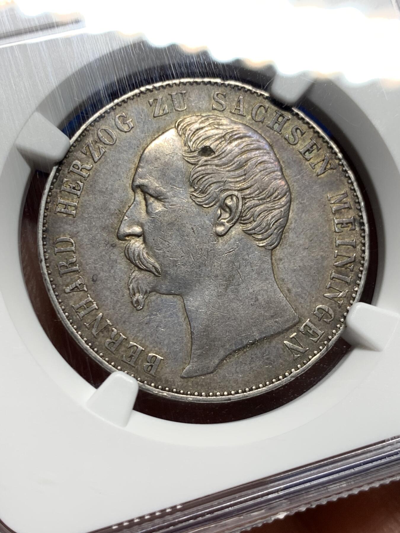 《竞宝斋》第373场 周日，周一，周二 3场连拍 （全场包邮） NGC AU53 德国 1862年 萨克森-梅宁根流通1泰勒 原味包浆 状态非常好 小邦泰勒 性价比品种 细节见图