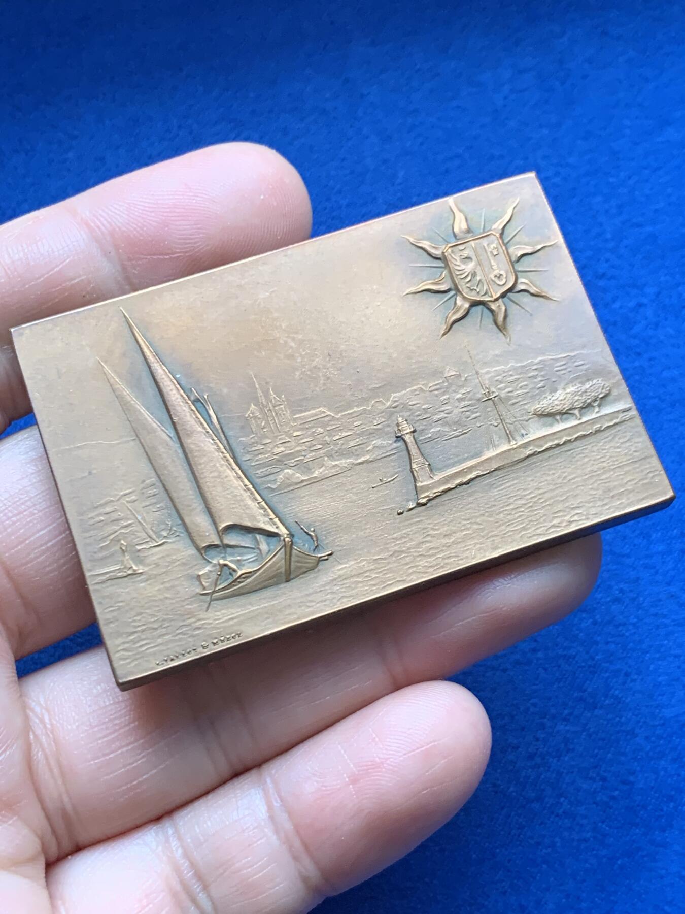 《竞宝斋》第373场 周日，周一，周二 3场连拍 （全场包邮） 日内瓦1906年帆船景观方型铜章 60*40mm 80.6克