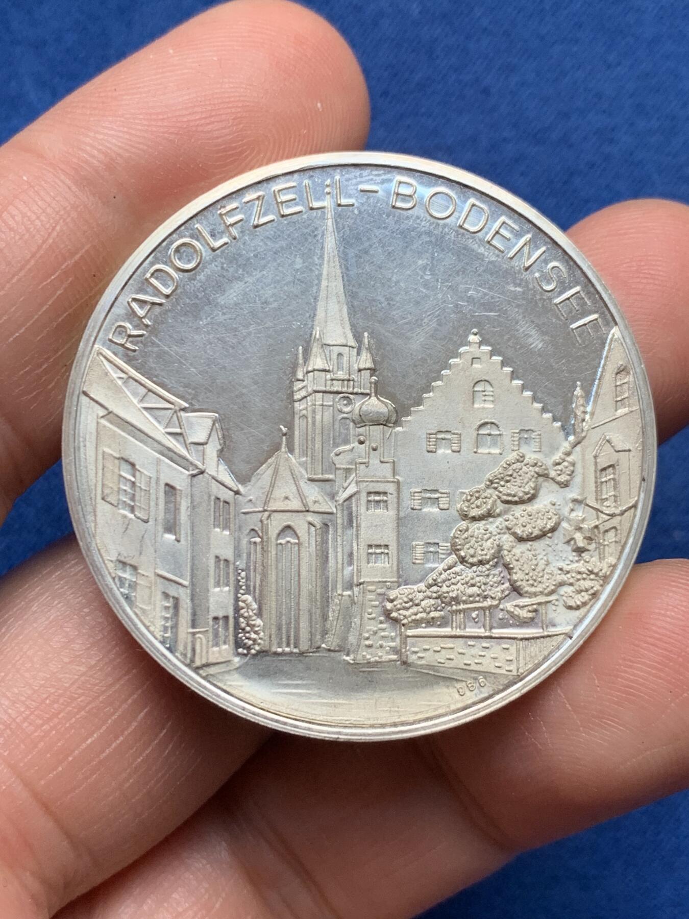 《竞宝斋》第373场 周日，周一，周二 3场连拍 （全场包邮） 德国 拉多尔夫采尔 博登斯 教堂 景观银章 精致感强 986银 29.9克 40.2mm 细节见图