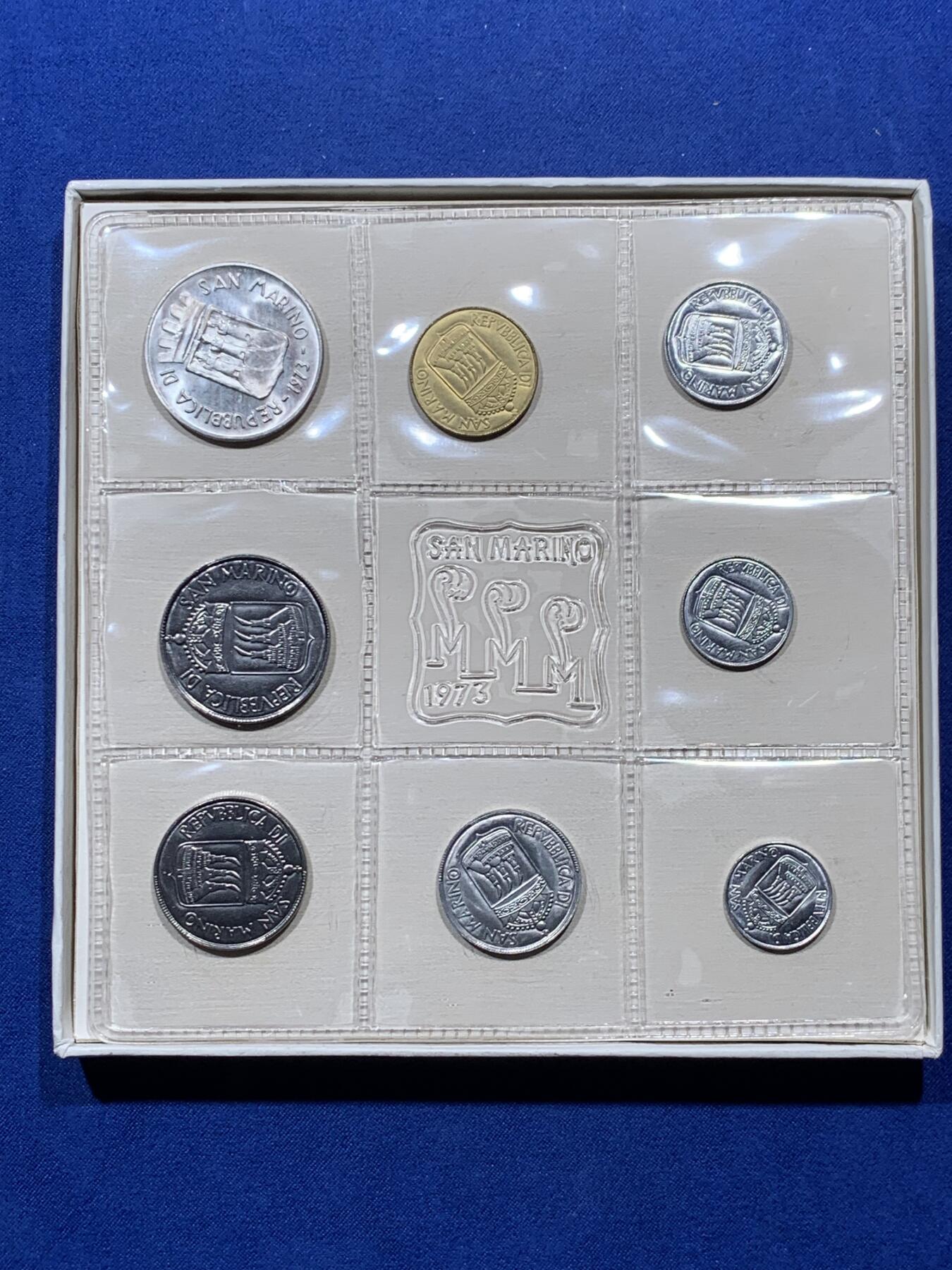 《竞宝斋》第373场 周日，周一，周二 3场连拍 （全场包邮） 原盒证书 圣马力诺1973年8枚封装套币 早期年份 其中500里拉是银币