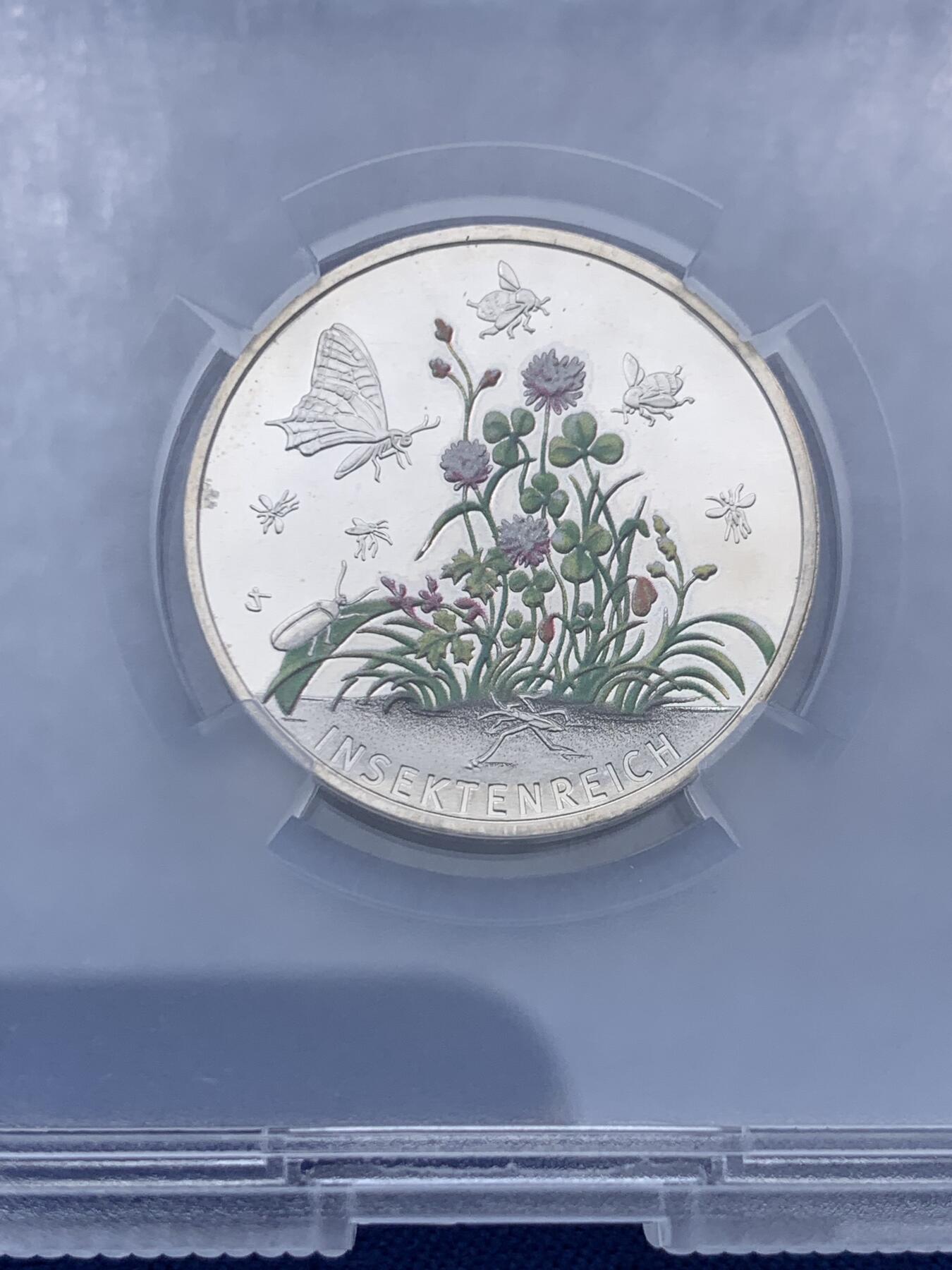 《竞宝斋》第373场 周日，周一，周二 3场连拍 （全场包邮） TQG PF66CA 德国2022年奇妙的昆虫世界系列-昆虫王国5欧元彩色纪念币F版 发行量：125万