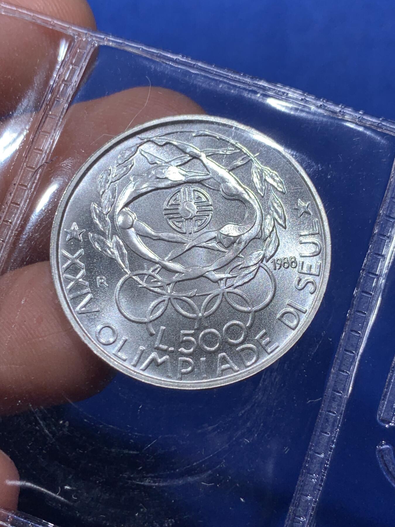 《竞宝斋》第373场 周日，周一，周二 3场连拍 （全场包邮） 意大利1988年夏季奥运纪念500里拉银币 册装带证书