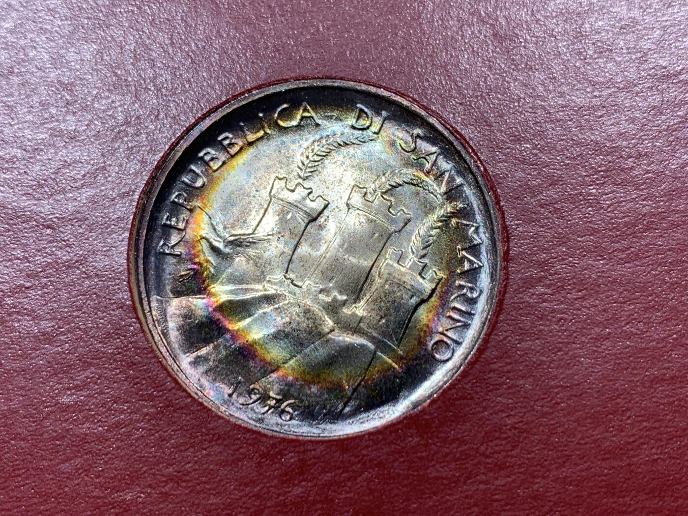 《竞宝斋》第373场 周日，周一，周二 3场连拍 （全场包邮） 卡装 1976年圣马力诺20年的社会保障500里拉银币