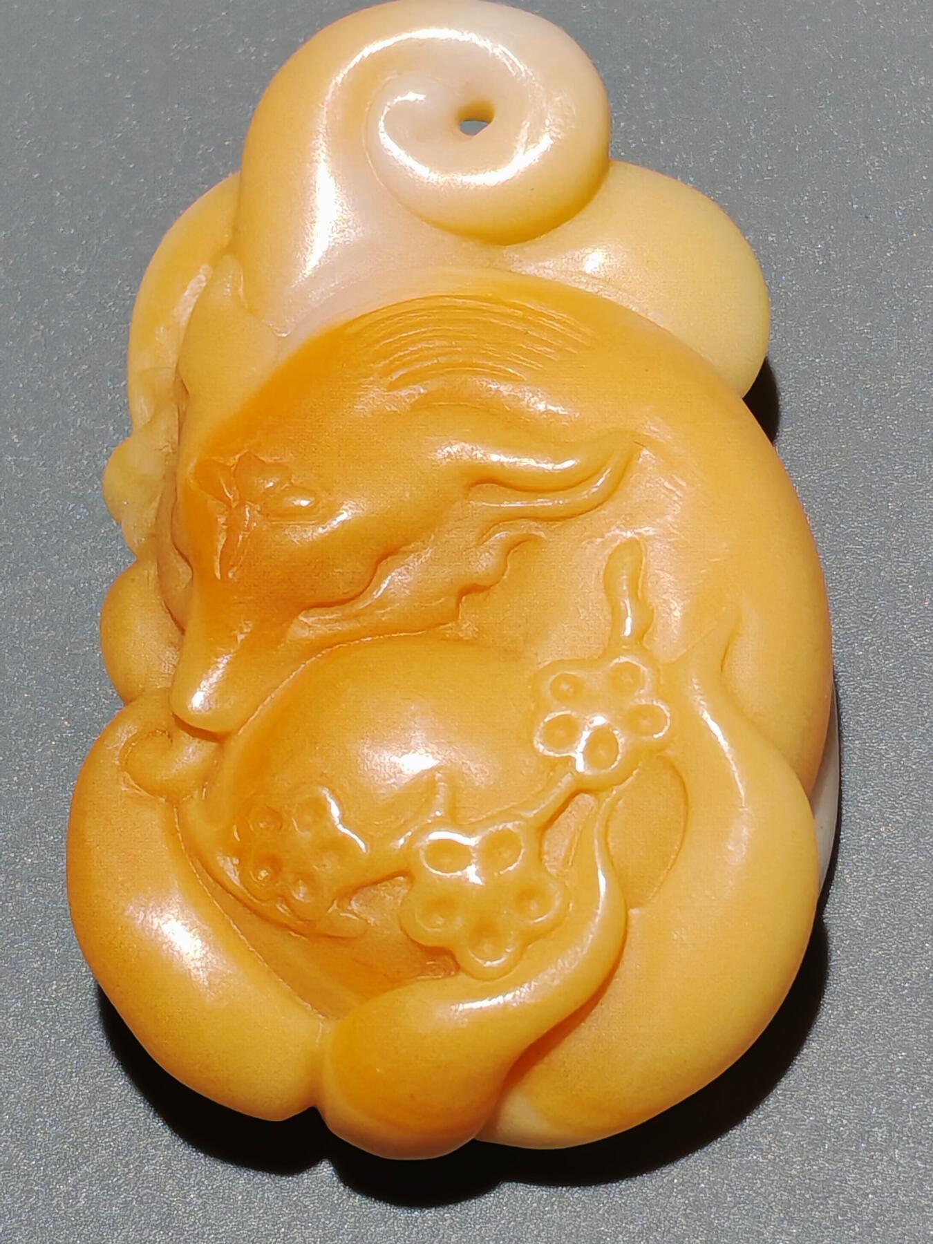 ❤️缅黄精品九尾狐吊坠(30099) 尺寸59.6*38.1*14mm重量39.2g
