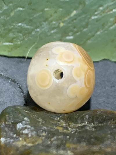 精美冰飘高玉化天眼纹战国红玛瑙随形珠一颗 精美冰飘高玉化天眼纹战国红玛瑙随形珠一颗