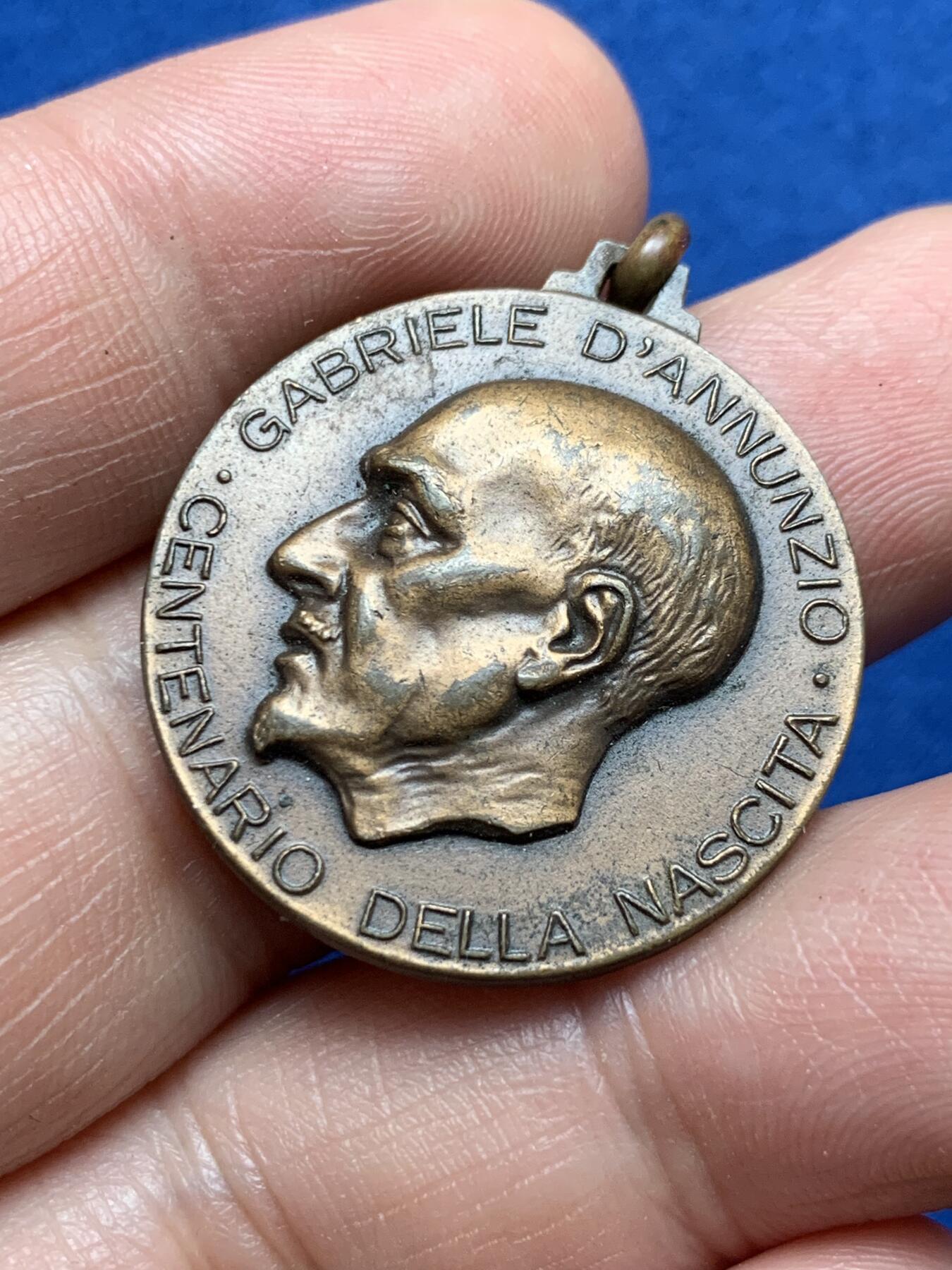 《竞宝斋》第373场 周日，周一，周二 3场连拍 （全场包邮） 意大利佩斯卡拉·加布里埃尔·邓南遮 1863-1963 百年奖章 12.3克 28.5mm