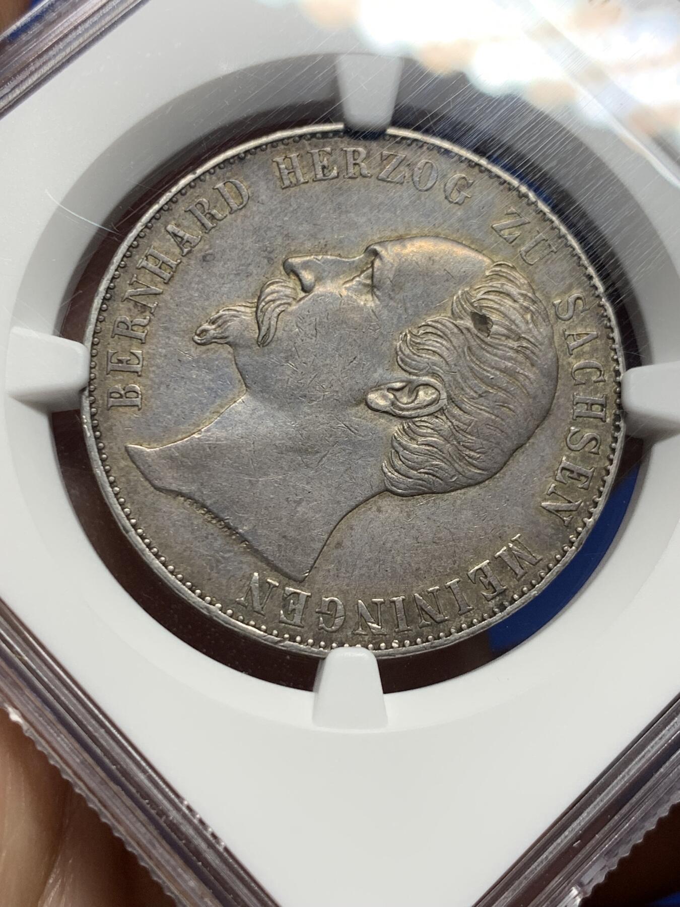 《竞宝斋》第373场 周日，周一，周二 3场连拍 （全场包邮） NGC AU53 德国 1862年 萨克森-梅宁根流通1泰勒 原味包浆 状态非常好 小邦泰勒 性价比品种 细节见图