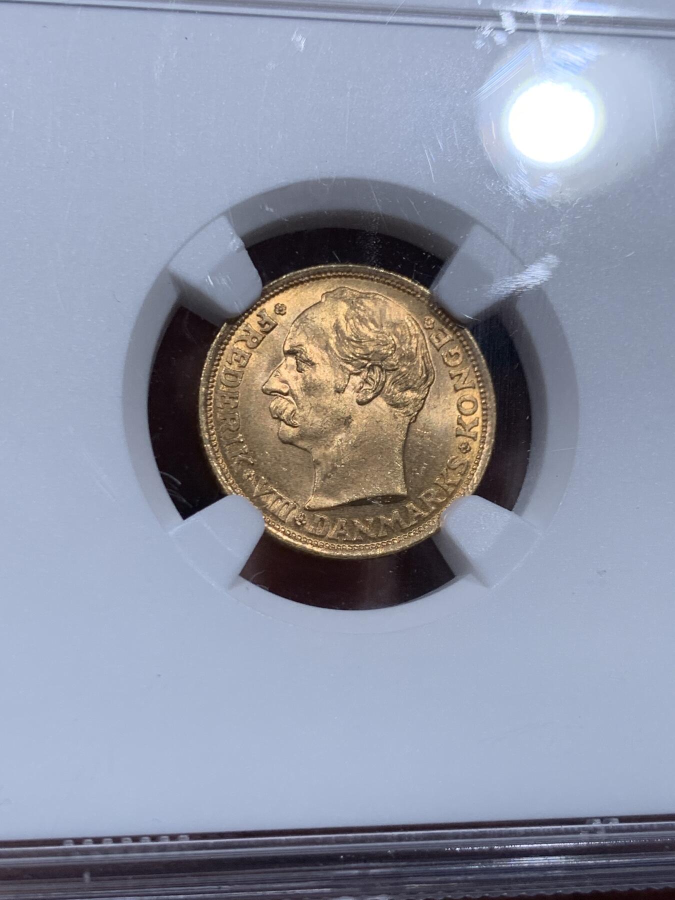 《竞宝斋》第373场 周日，周一，周二 3场连拍 （全场包邮） NGC MS64 丹麦1909年弗里德里克八世10克朗金币 4.48克