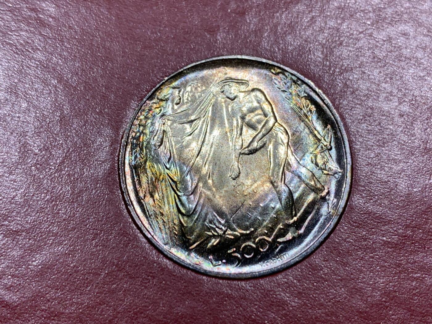 《竞宝斋》第373场 周日，周一，周二 3场连拍 （全场包邮） 卡装 1976年圣马力诺20年的社会保障500里拉银币