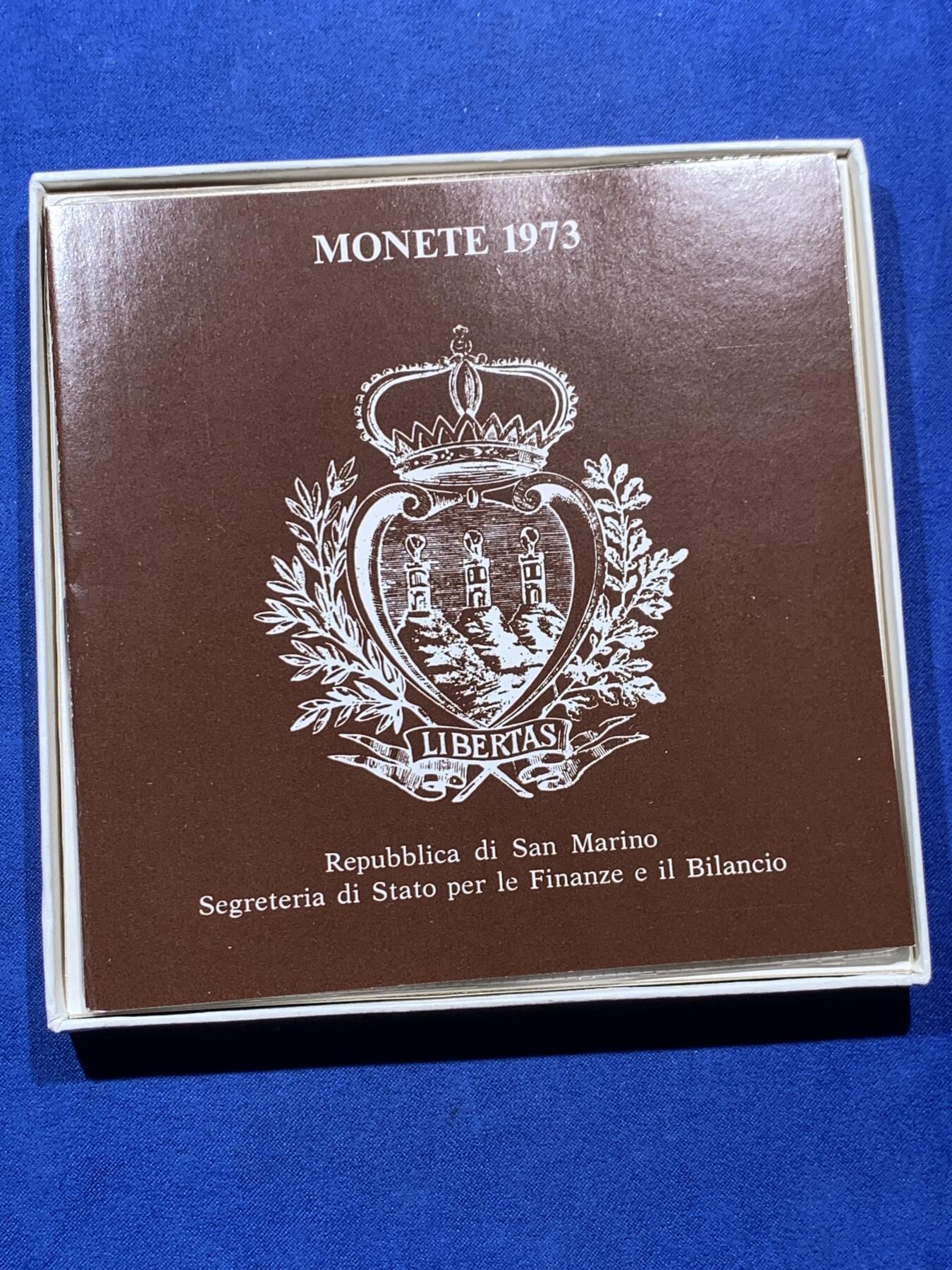 《竞宝斋》第373场 周日，周一，周二 3场连拍 （全场包邮） 原盒证书 圣马力诺1973年8枚封装套币 早期年份 其中500里拉是银币