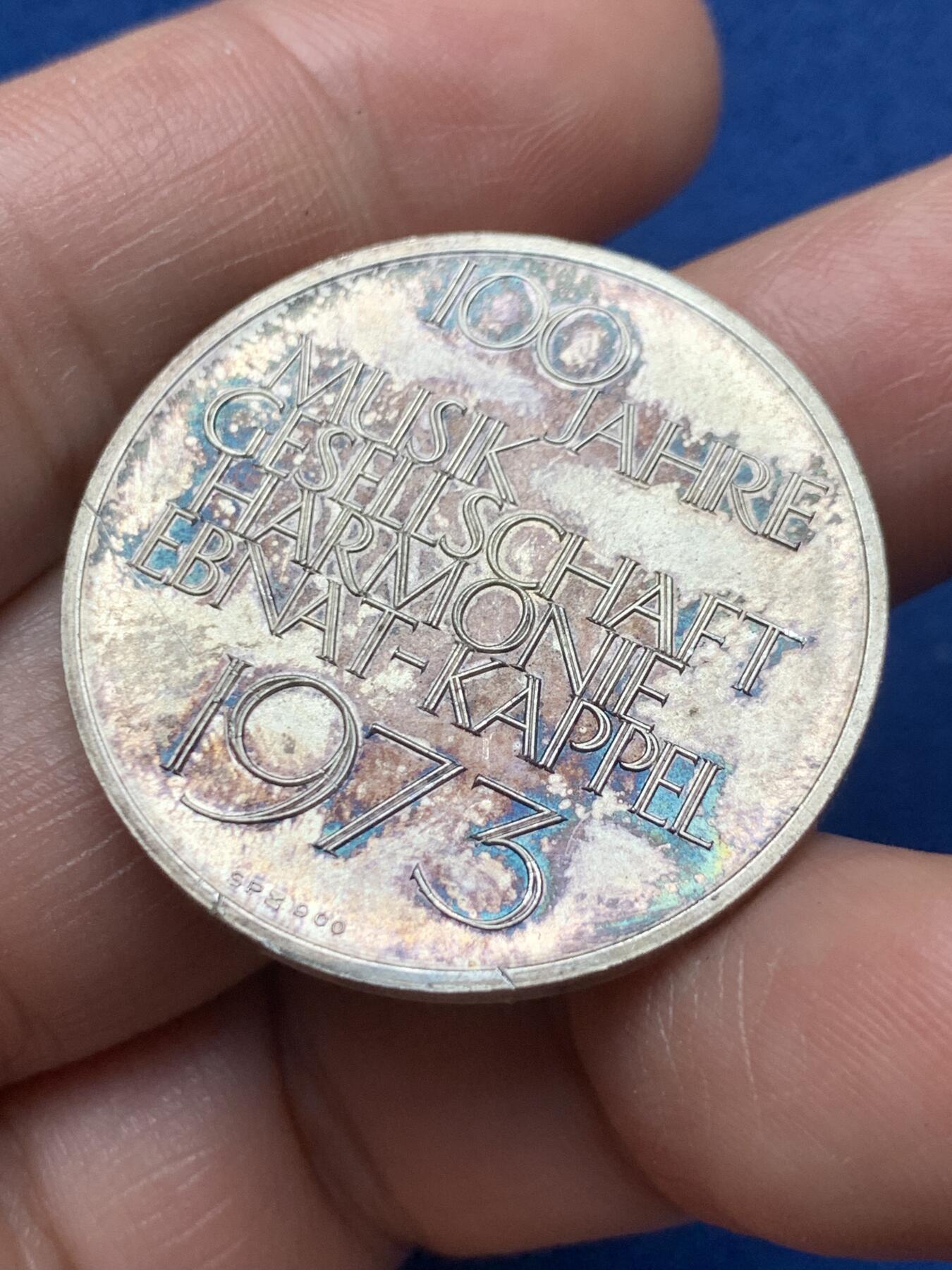 《竞宝斋》第373场 周日，周一，周二 3场连拍 （全场包邮） 1873-1973年音乐协会百年纪念银章 14.95克 33.3mm 包浆五彩 状态漂亮 细节见图