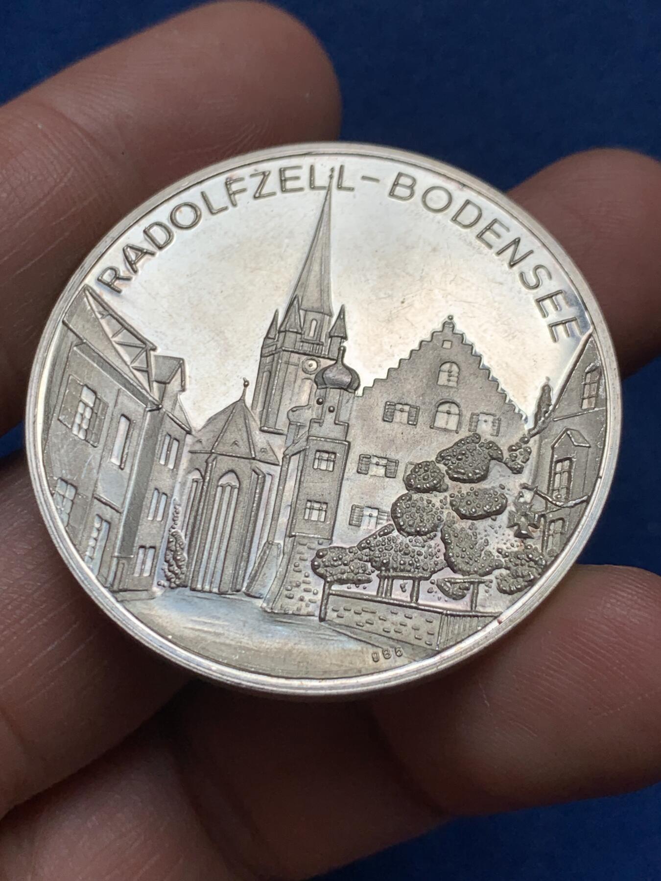 《竞宝斋》第373场 周日，周一，周二 3场连拍 （全场包邮） 德国 拉多尔夫采尔 博登斯 教堂 景观银章 精致感强 986银 29.9克 40.2mm 细节见图