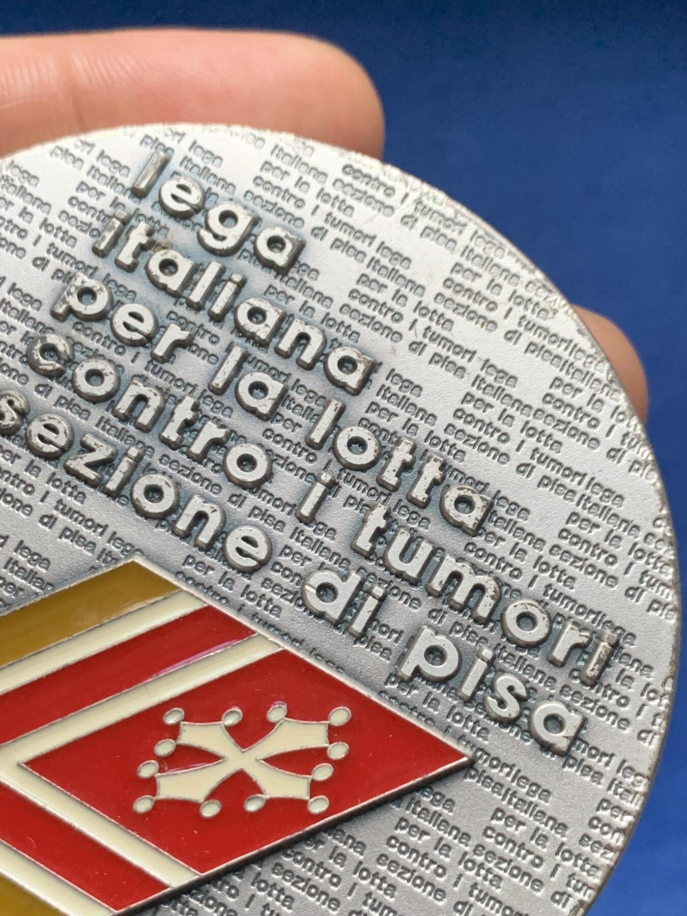 《竞宝斋》第374场 周日，周一，周二 3场连拍 （全场包邮） 意大利1997抗击肿瘤纪念章 70.2mm 148.3克