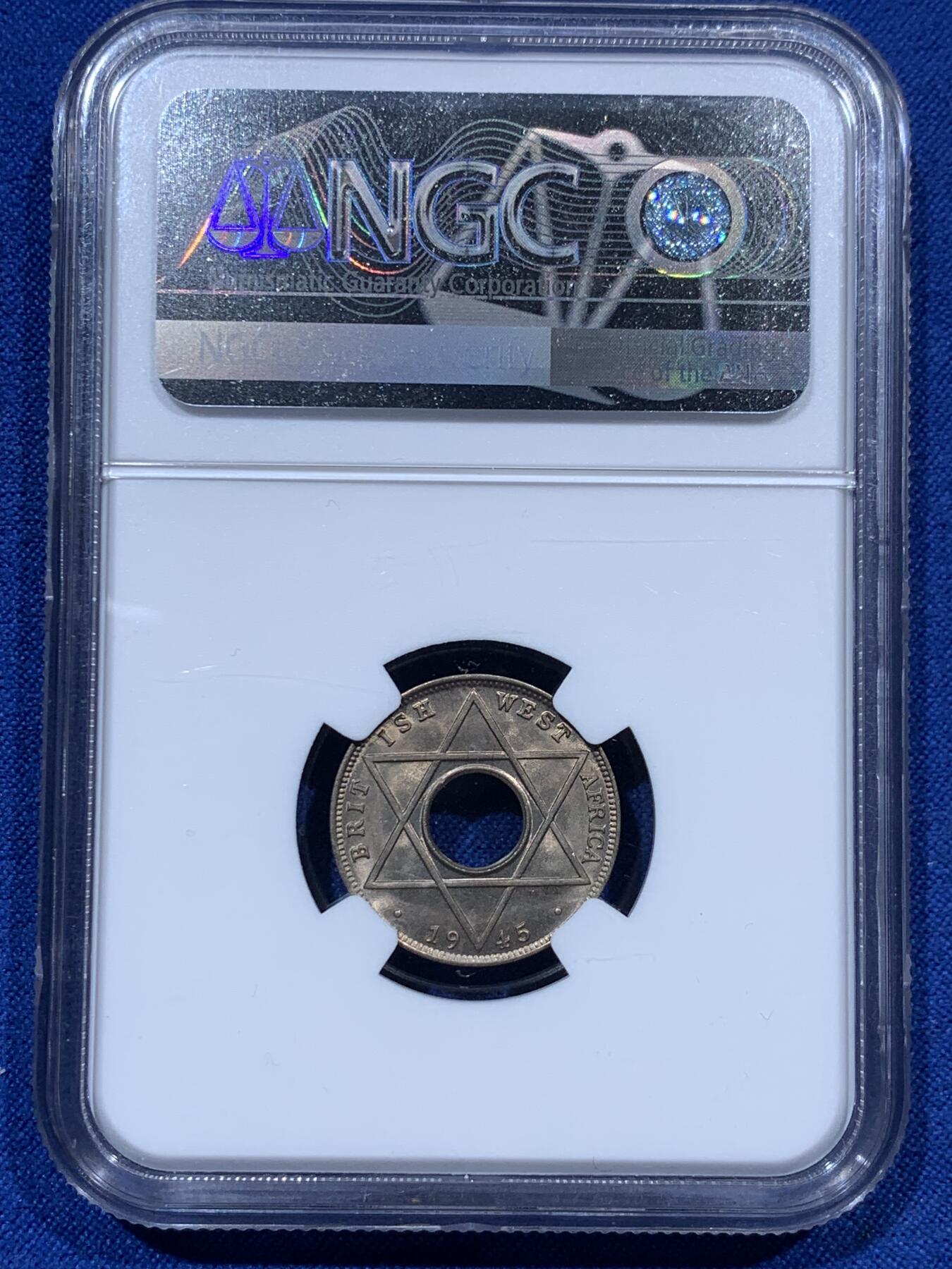 《竞宝斋》第374场 周日，周一，周二 3场连拍 （全场包邮） NGC MS66 英属西非1945年1/10便士