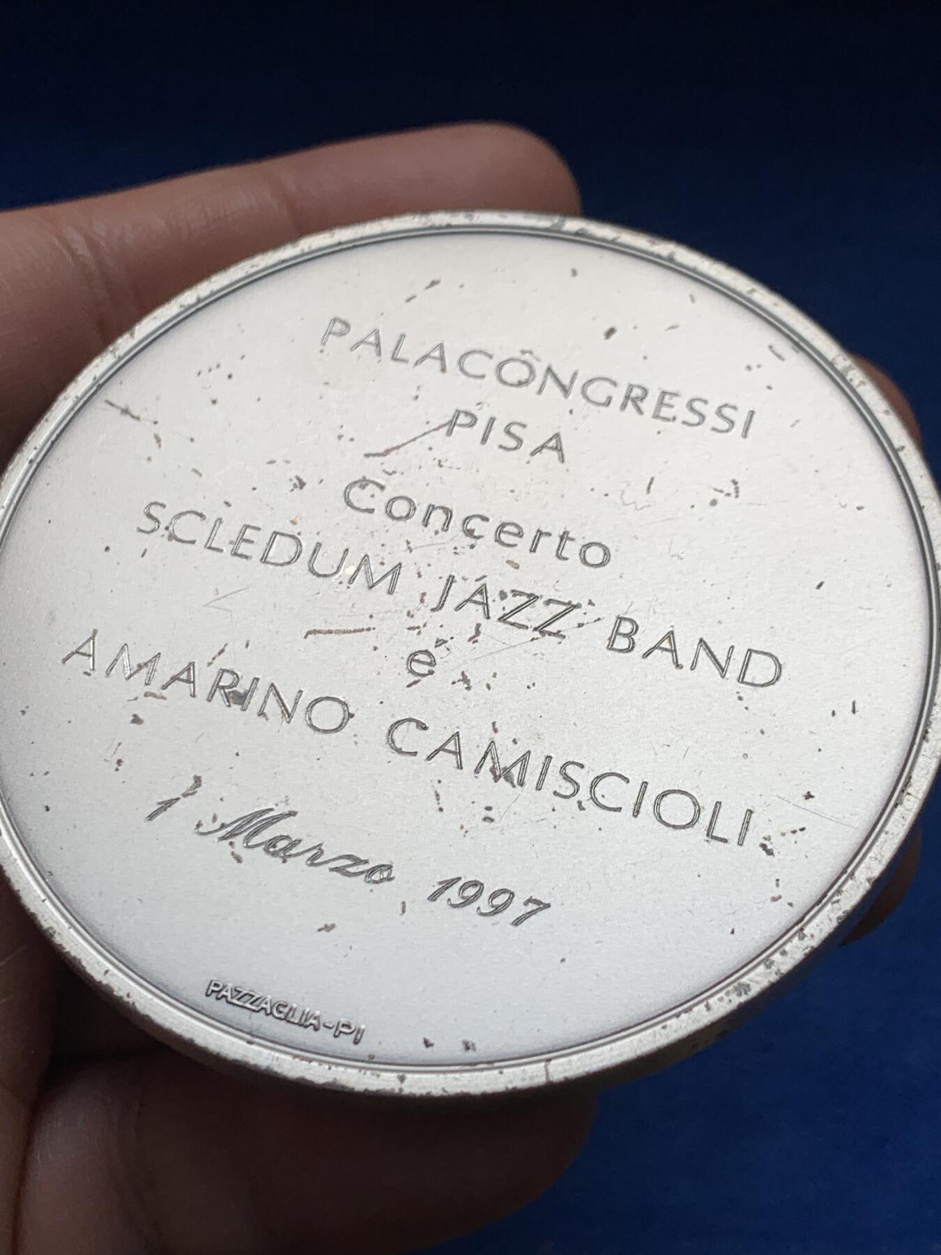 《竞宝斋》第374场 周日，周一，周二 3场连拍 （全场包邮） 意大利1997抗击肿瘤纪念章 70.2mm 148.3克