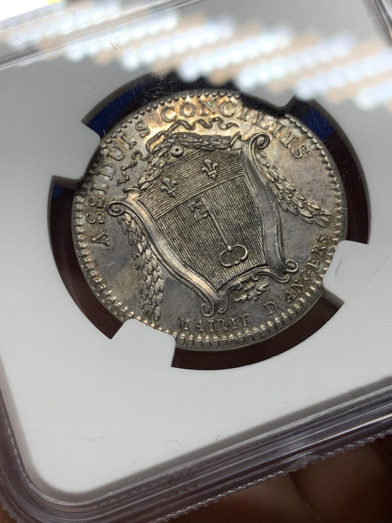 《竞宝斋》第375场 周日，周一，周二 3场连拍 （全场包邮） NGC-UNCD 法国带有1763年昂热市长查尔斯·戈迪谢尔徽章的银质代币