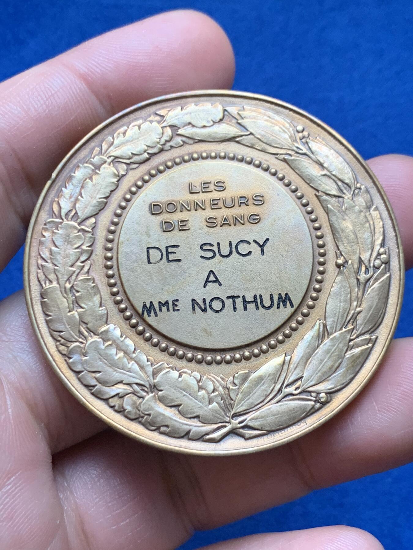 《竞宝斋》第374场 周日，周一，周二 3场连拍 （全场包邮） 法国装饰艺术运动时期铜章 50MM 53.6克