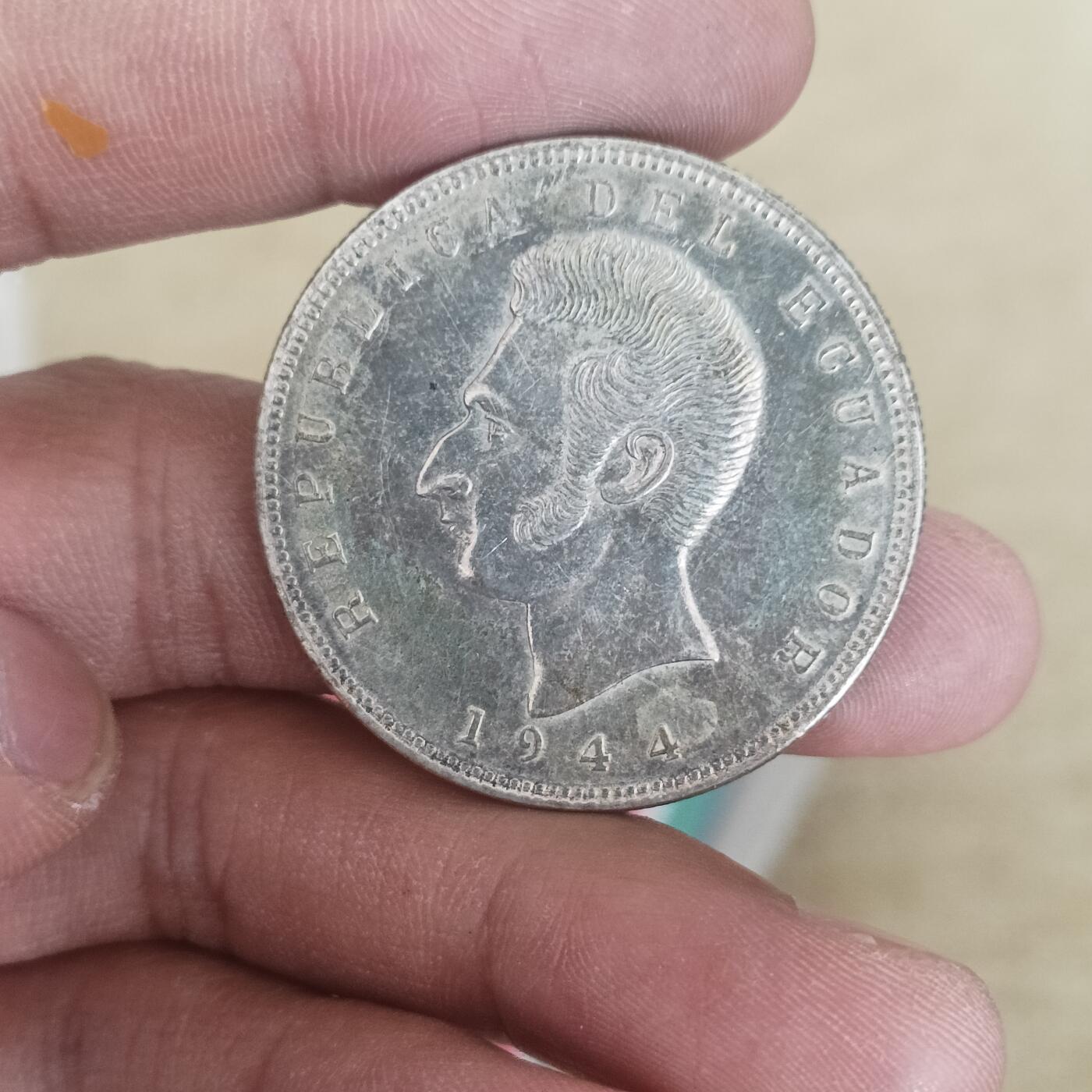 泡泡币外币第十八场可代拍15038385335微信 厄瓜多尔1944年超大硬币