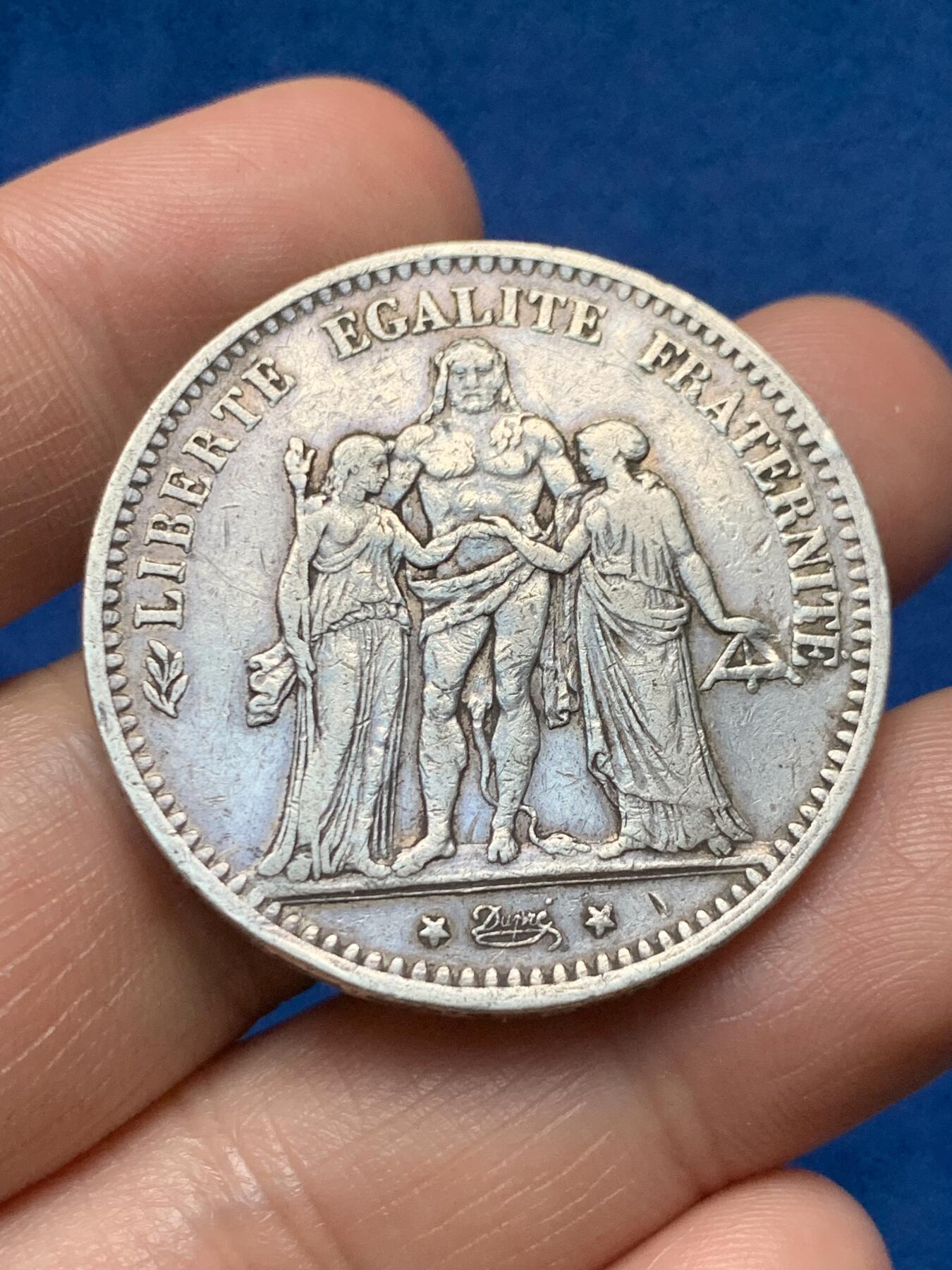 《竞宝斋》第374场 周日，周一，周二 3场连拍 （全场包邮） 法国1875年大力神5法郎银币 背面有伤 细节见图