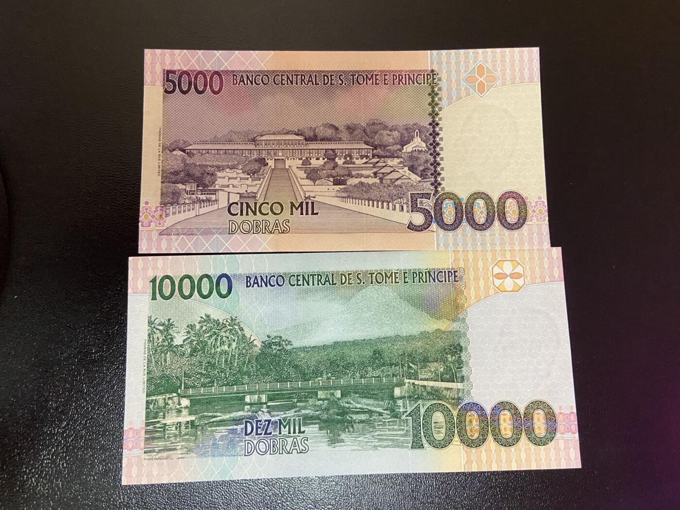 【炜奕收藏】第三十二期，多套精美纸币 圣多美和普林西比5000&10000多布拉，UNC品相，包含无47