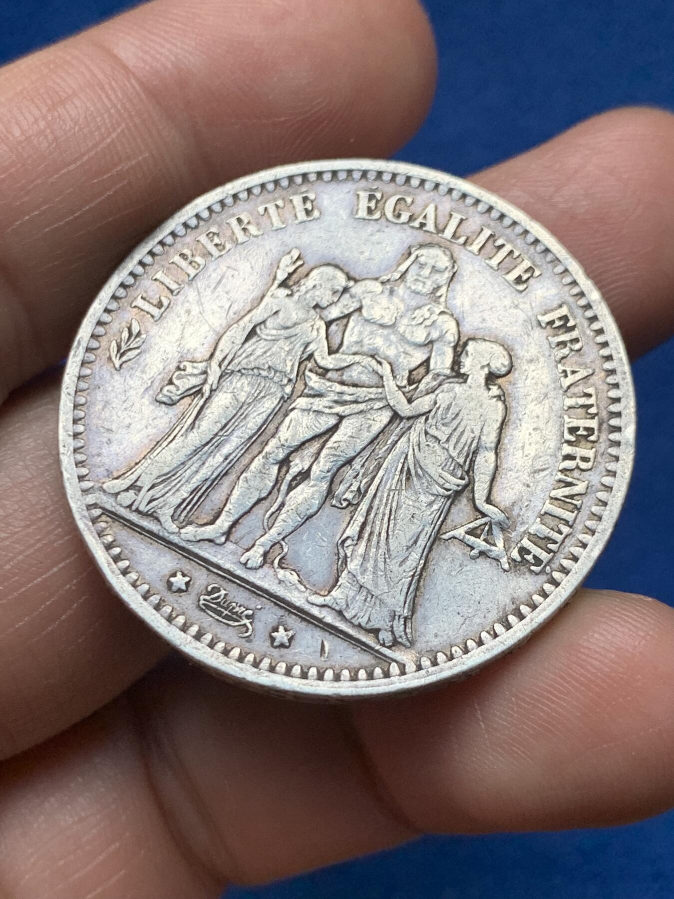 《竞宝斋》第374场 周日，周一，周二 3场连拍 （全场包邮） 法国1875年大力神5法郎银币 背面有伤 细节见图