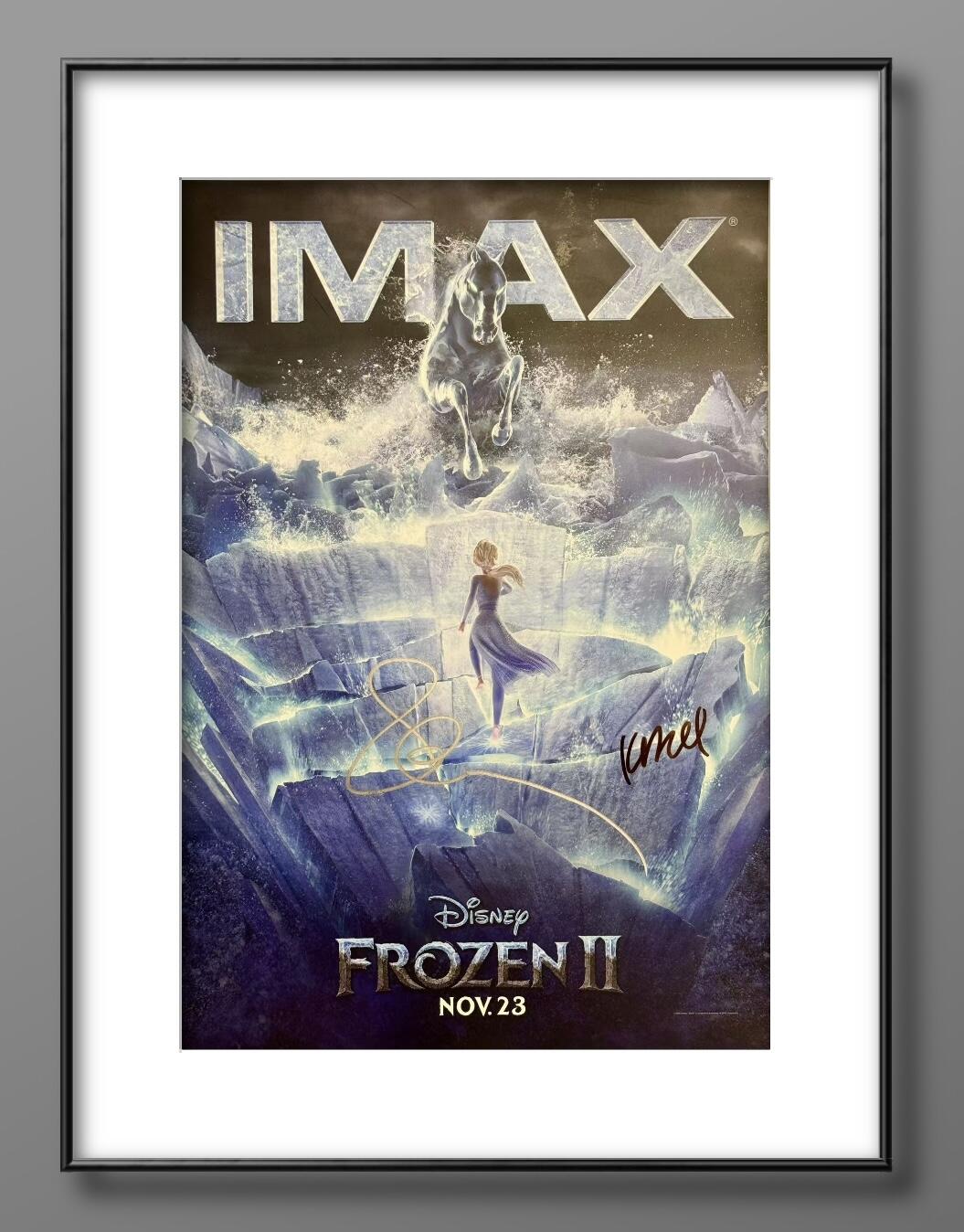 零元拍：《冰雪奇缘2》安娜的配音:克里斯汀·贝尔，艾莎的配音:伊迪娜·门泽尔，2位亲笔签名IMAX原版海报，尺寸：A3