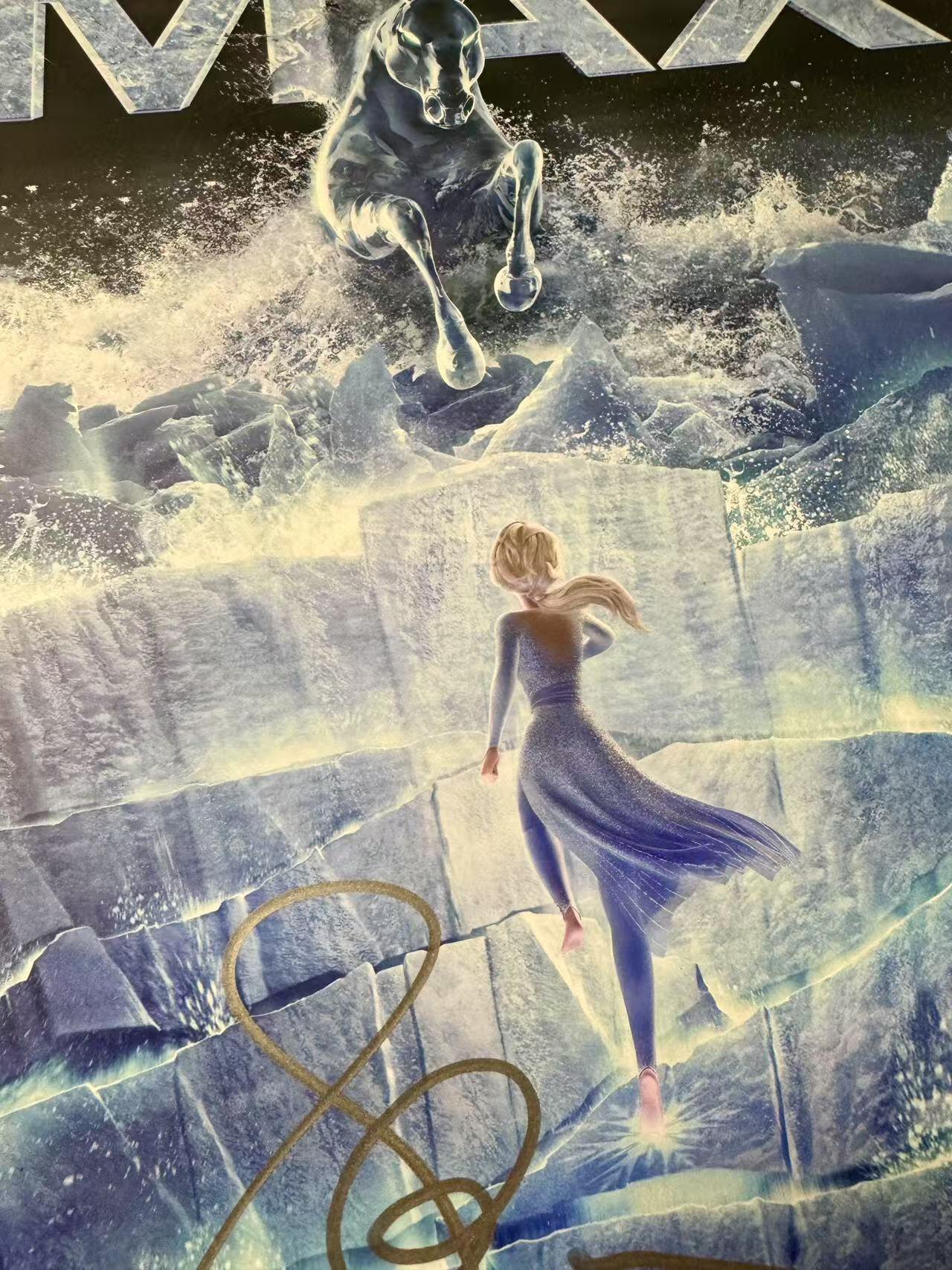 零元拍：《冰雪奇缘2》安娜的配音:克里斯汀·贝尔，艾莎的配音:伊迪娜·门泽尔，2位亲笔签名IMAX原版海报，尺寸：A3