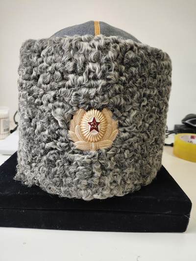 新时代收藏徽章红藏拍卖(第十四场) - 苏联上校到将官冬季帕帕哈棉帽一顶 M58时期 头围约56/57 帽子有一小块炸毛 保证原品