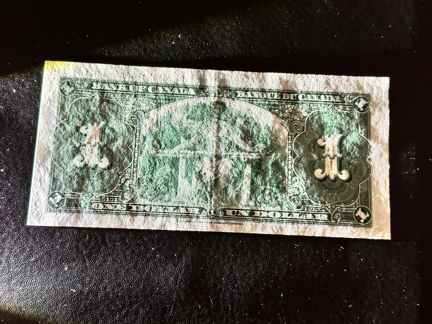 《外钞收藏家》第五百一十七期（五一假期畅拍场）（本平台长期征集拍品、欢迎联系） 1937年加拿大1加元 AU品相 乔治六世