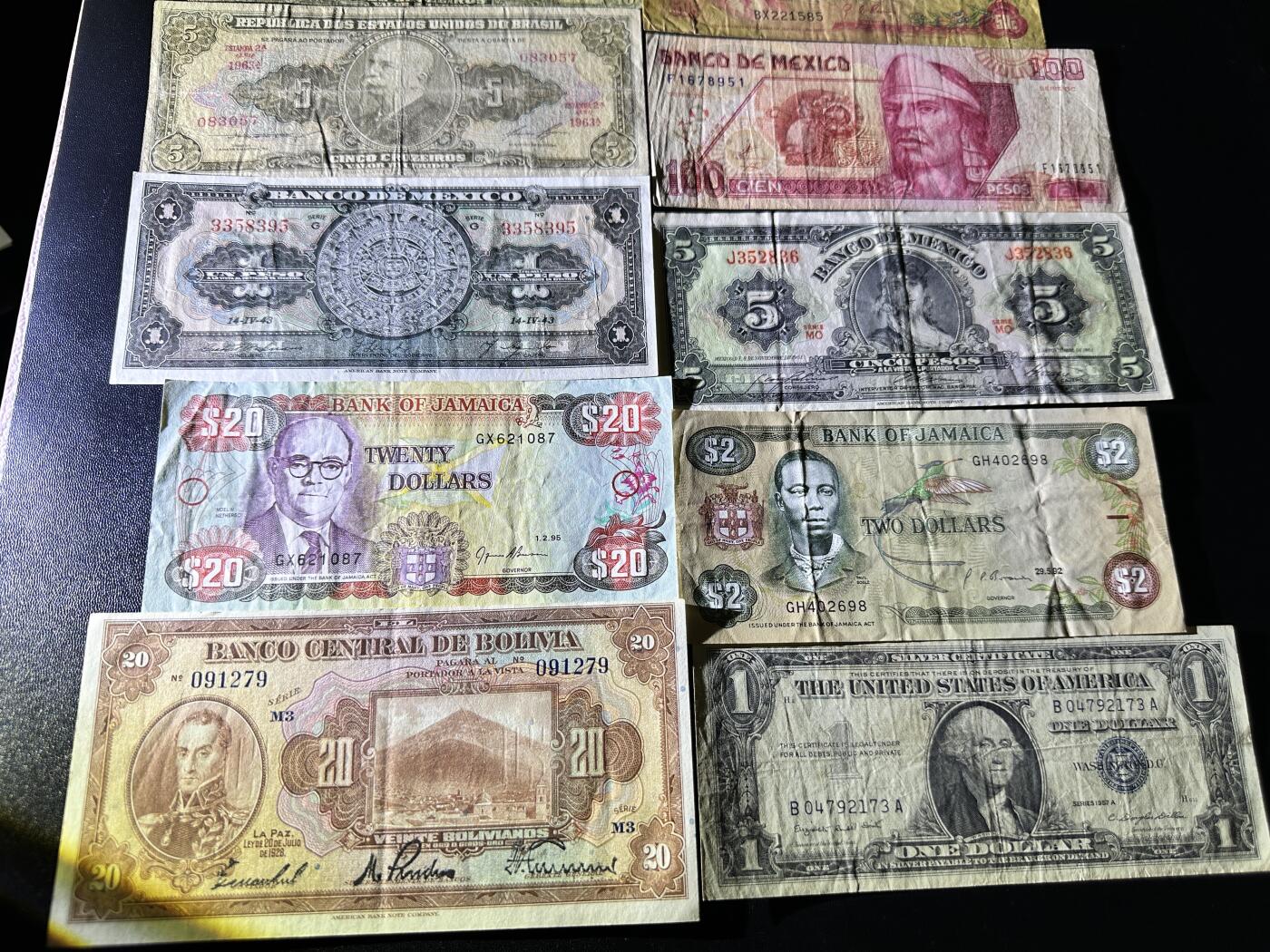 《外钞收藏家》第五百一十七期（五一假期畅拍场）（本平台长期征集拍品、欢迎联系） 巴巴多斯、巴西、墨西哥等12张一起 非全新 品相如图