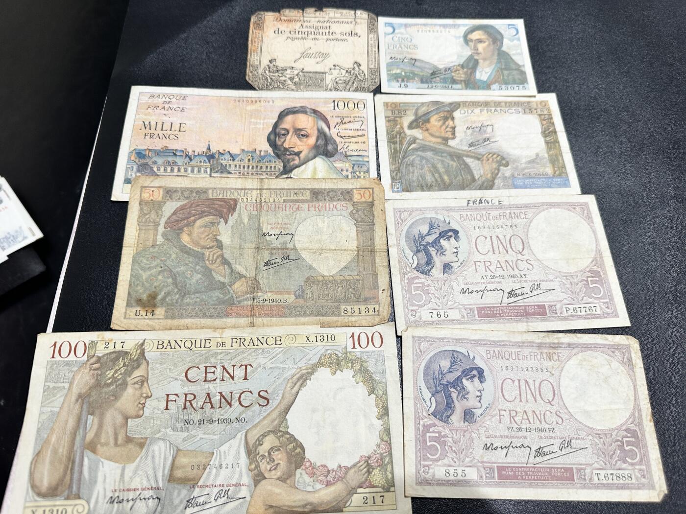《外钞收藏家》第五百一十七期（五一假期畅拍场）（本平台长期征集拍品、欢迎联系） 法国法郎 8张一起 非全新 品相如图