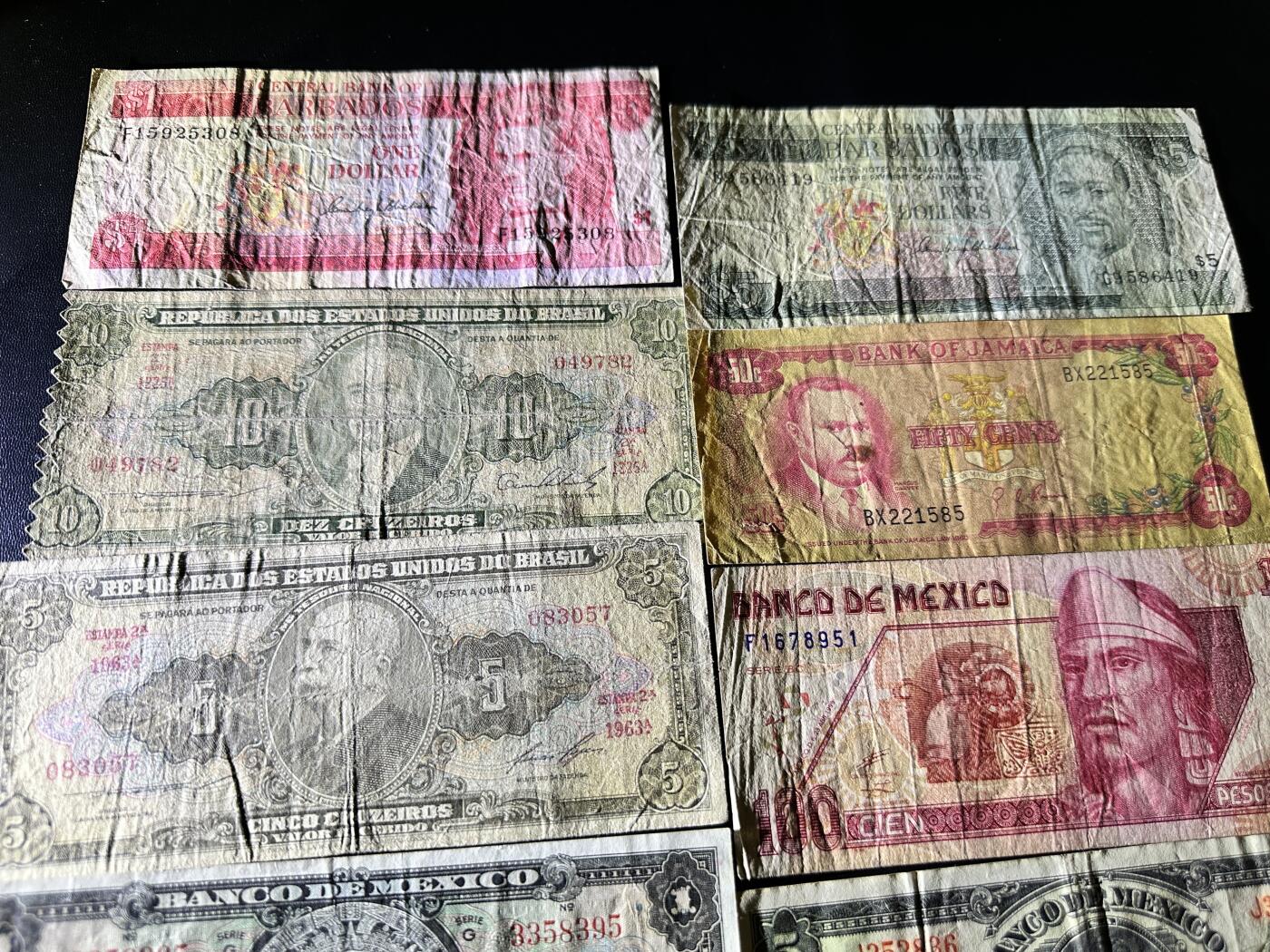 《外钞收藏家》第五百一十七期（五一假期畅拍场）（本平台长期征集拍品、欢迎联系） 巴巴多斯、巴西、墨西哥等12张一起 非全新 品相如图