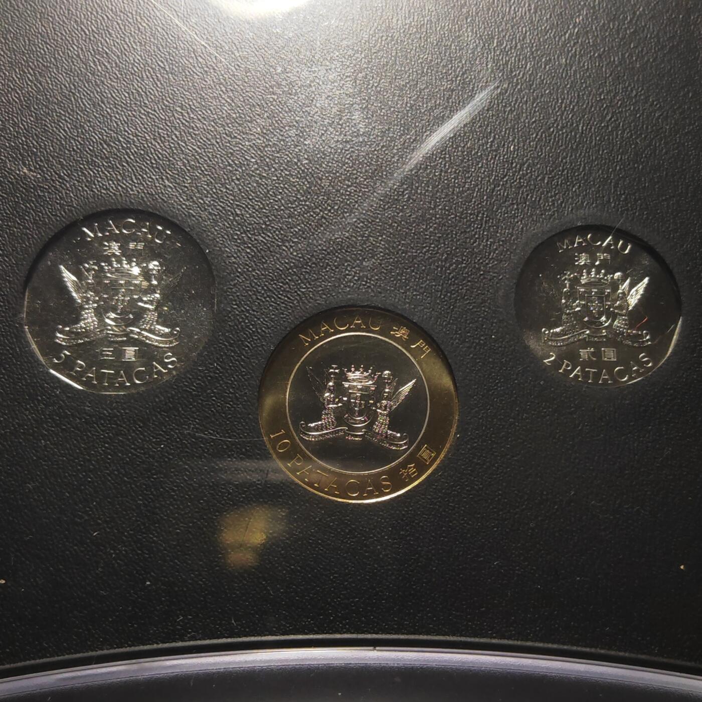 1999澳门回归珍藏硬币套装