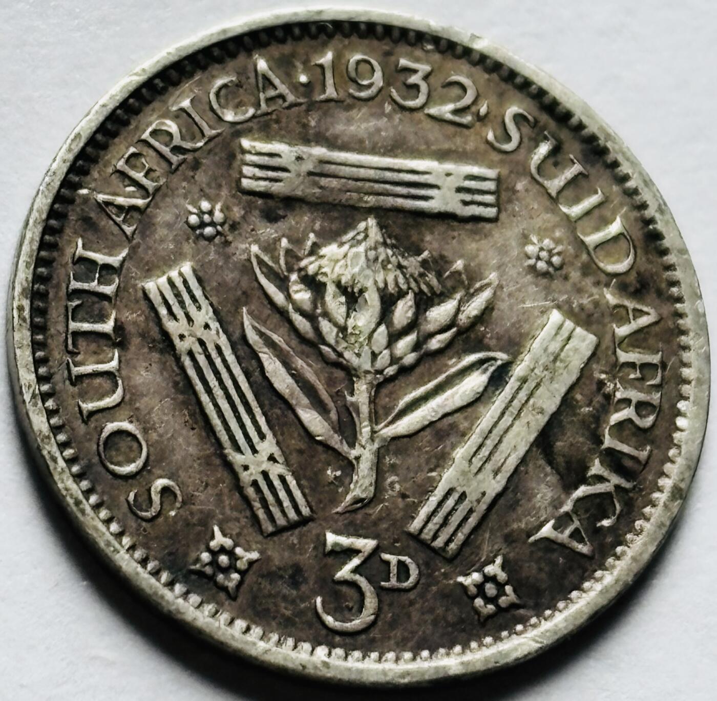文馨钱币收藏第 240 场，各国老铜币，欢迎关注 少见美品 1932 年英属南非乔治五世 3 便士银币