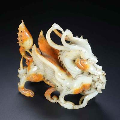 旧藏，和田玉，  名称：飞龙， 尺寸：长18宽5高19厘米， 重量：总重1315克。 - 旧藏，和田玉，  名称：飞龙， 尺寸：长18宽5高19厘米， 重量：总重1315克。