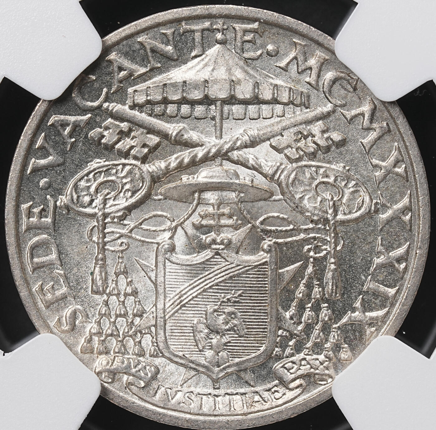 修遠堂世界钱币第六十七期 NGC MS66 1939年梵蒂冈教皇缺位5里拉银币