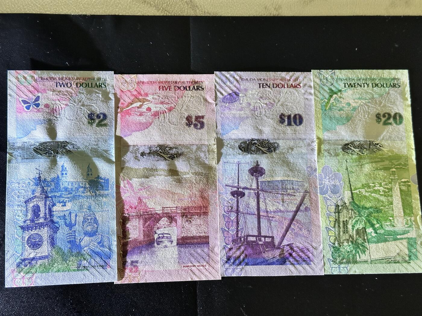 《外钞收藏家》第五百一十七期（五一假期畅拍场）（本平台长期征集拍品、欢迎联系） 百慕大2-20刀 四张一起 三张是洋葱首发冠 全新