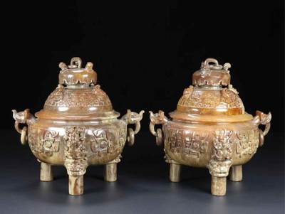 旧藏，和田玉， 名称：玉炉， 尺寸：长16.5宽13高16厘米， 重量：总重2009克。 - 旧藏，和田玉， 名称：玉炉， 尺寸：长16.5宽13高16厘米， 重量：总重2009克。